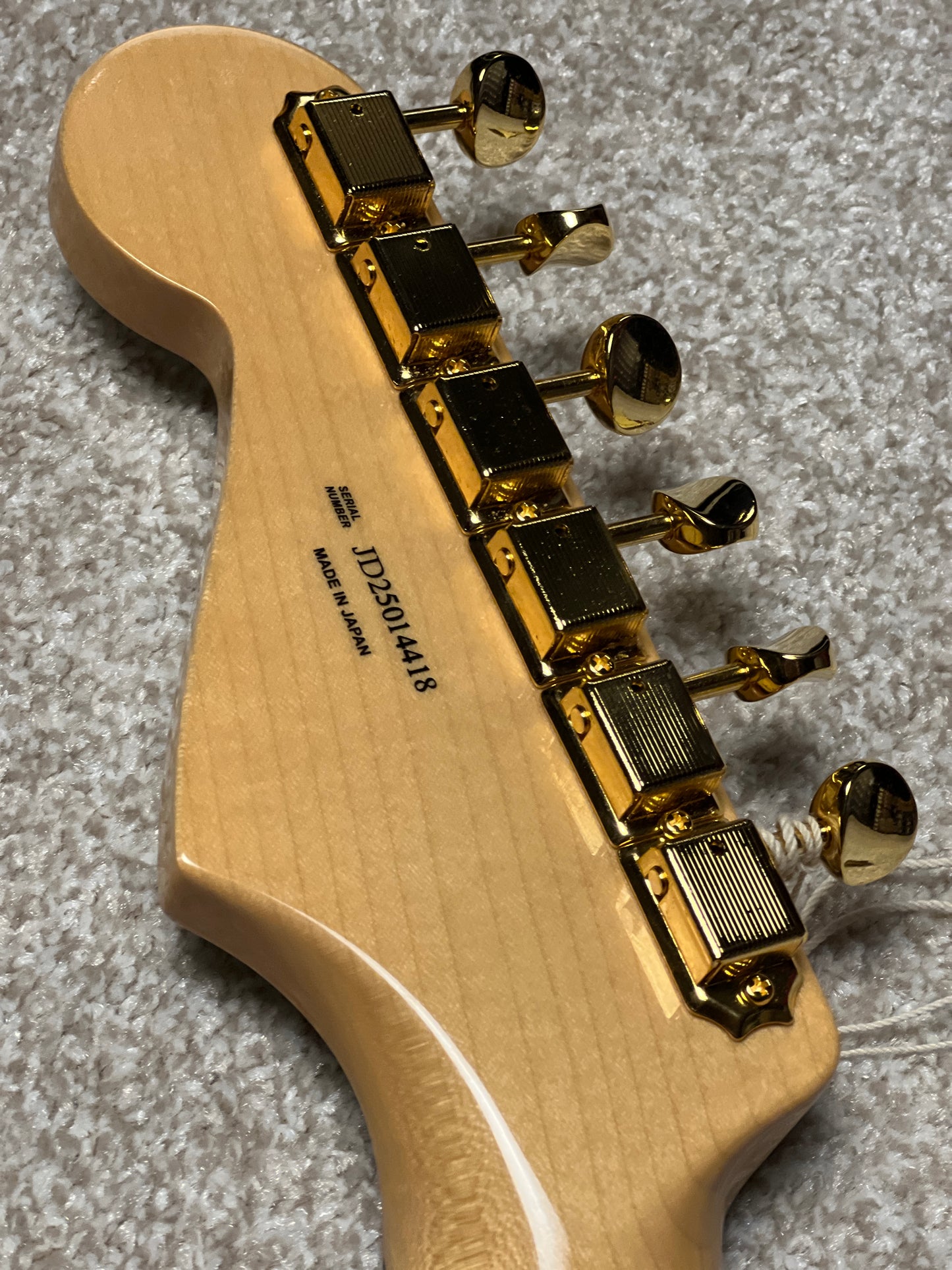 Fender Japan Traditional 2025 Collection 60s Stratocaster with RW FB in White Pearl JD25014418