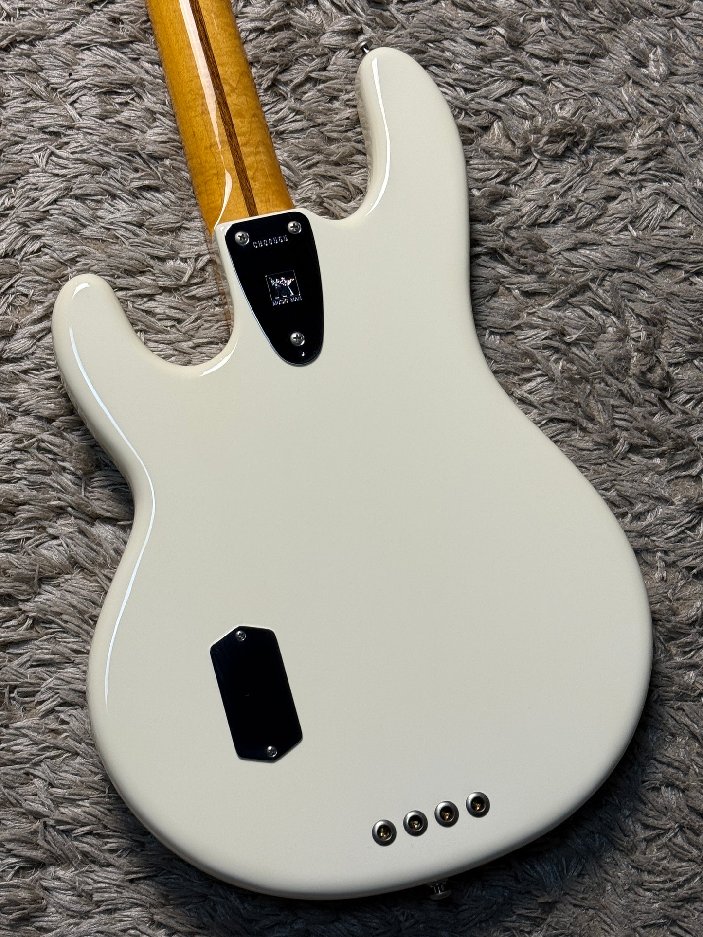 Ernie Ball Music Man Retro '70s StingRay 4 Bass in White S/N CB00565 (USED)