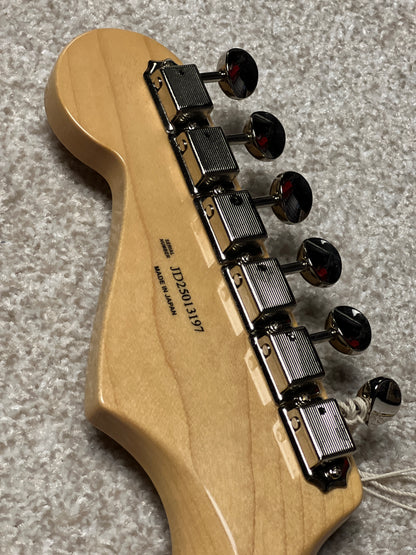 Fender Japan Traditional 2025 Collection 60s Stratocaster with RW FB in Stardust Pink JD25013197