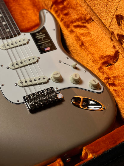 Fender American Vintage II 1965 Stratocaster with Round-Lam RW FB in Shoreline Gold
