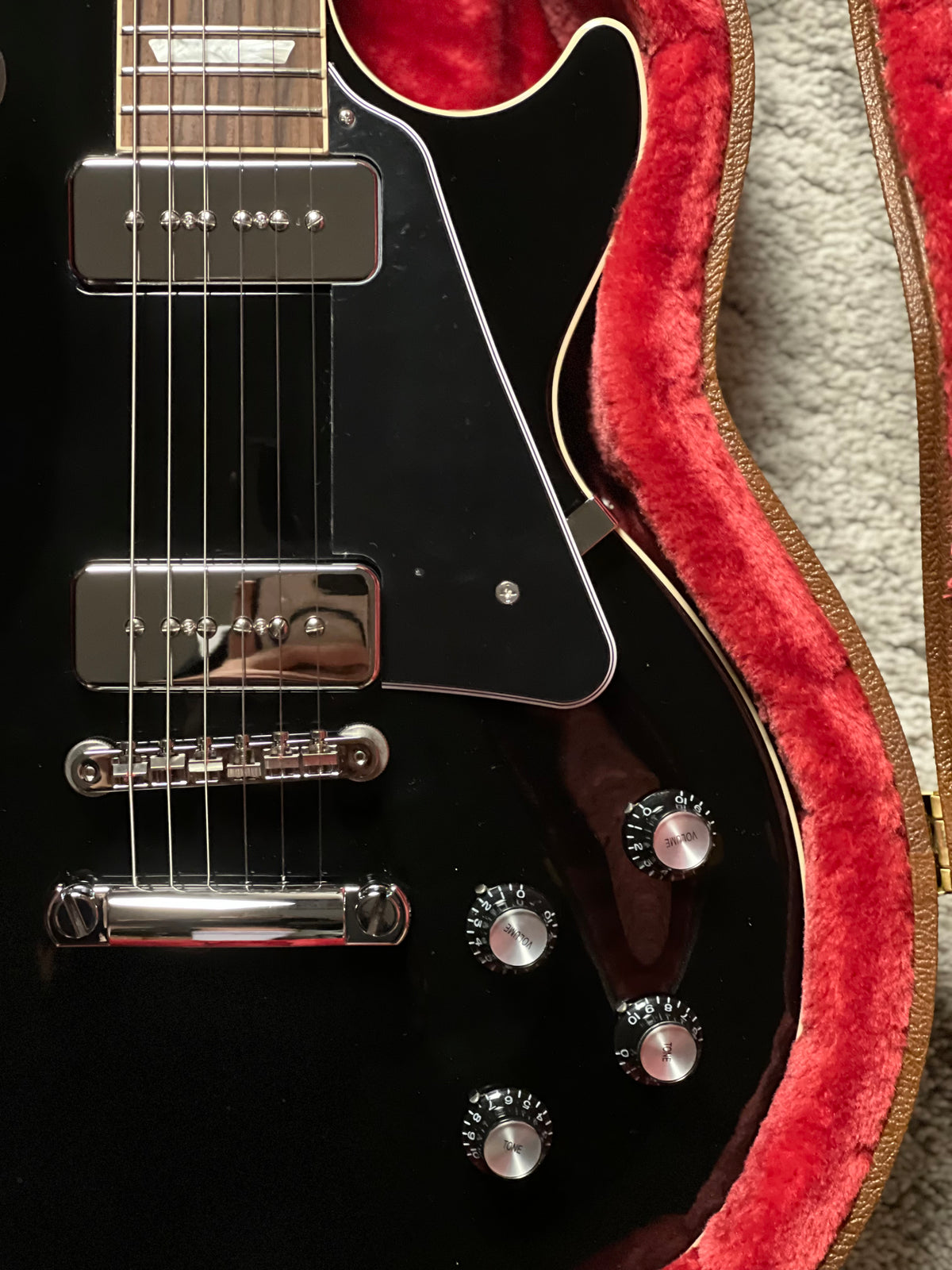 Gibson Noel Gallagher Les Paul Standard in Ebony w/Case 234550060