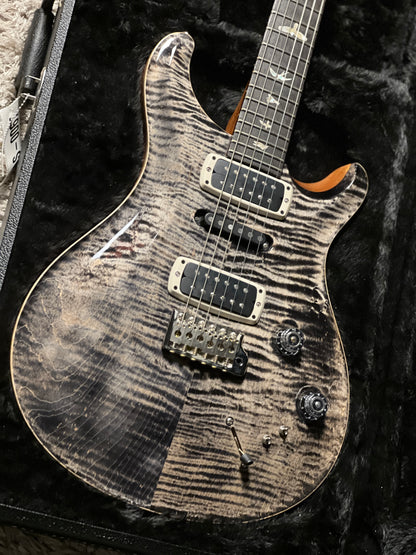 PRS Modern eagle V in Charcoal S/N 23 0357153
