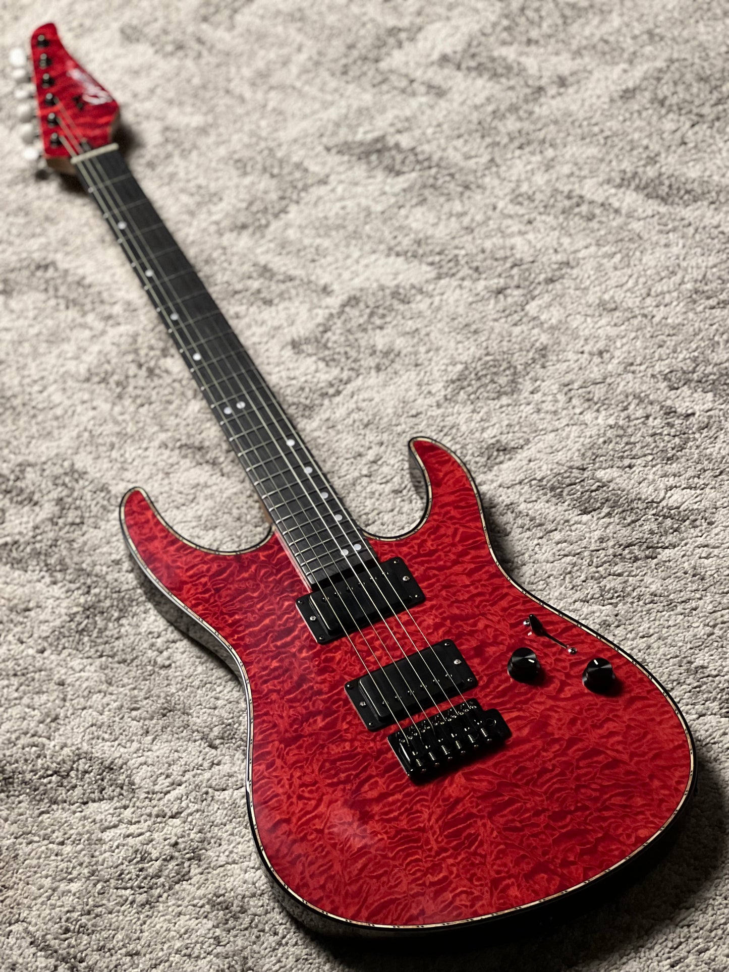 Dhatarattha Custom DST HH Quilt in Transparent Red with Rosewood FB