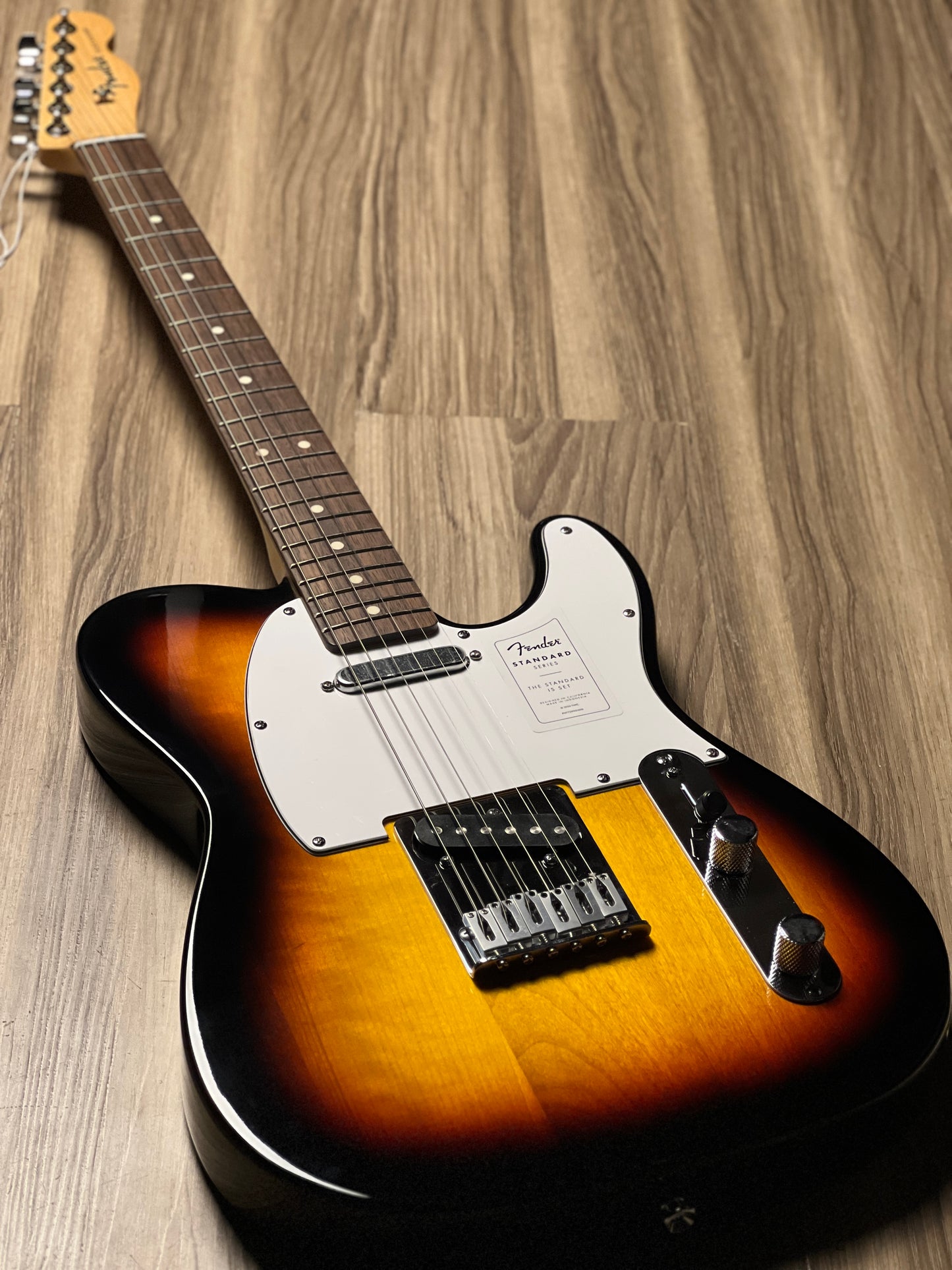 Fender Standard Telecaster w/White Pickguard, Laurel FB in 3-Color Sunburst