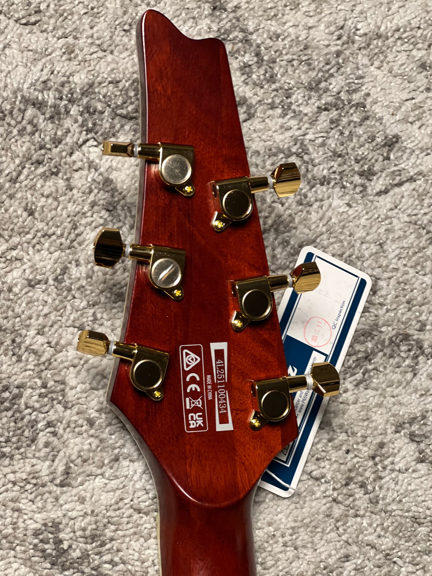 Ibanez Iceman IC420MFM-CML w/IC Bag in Caramel Burst Low Gloss