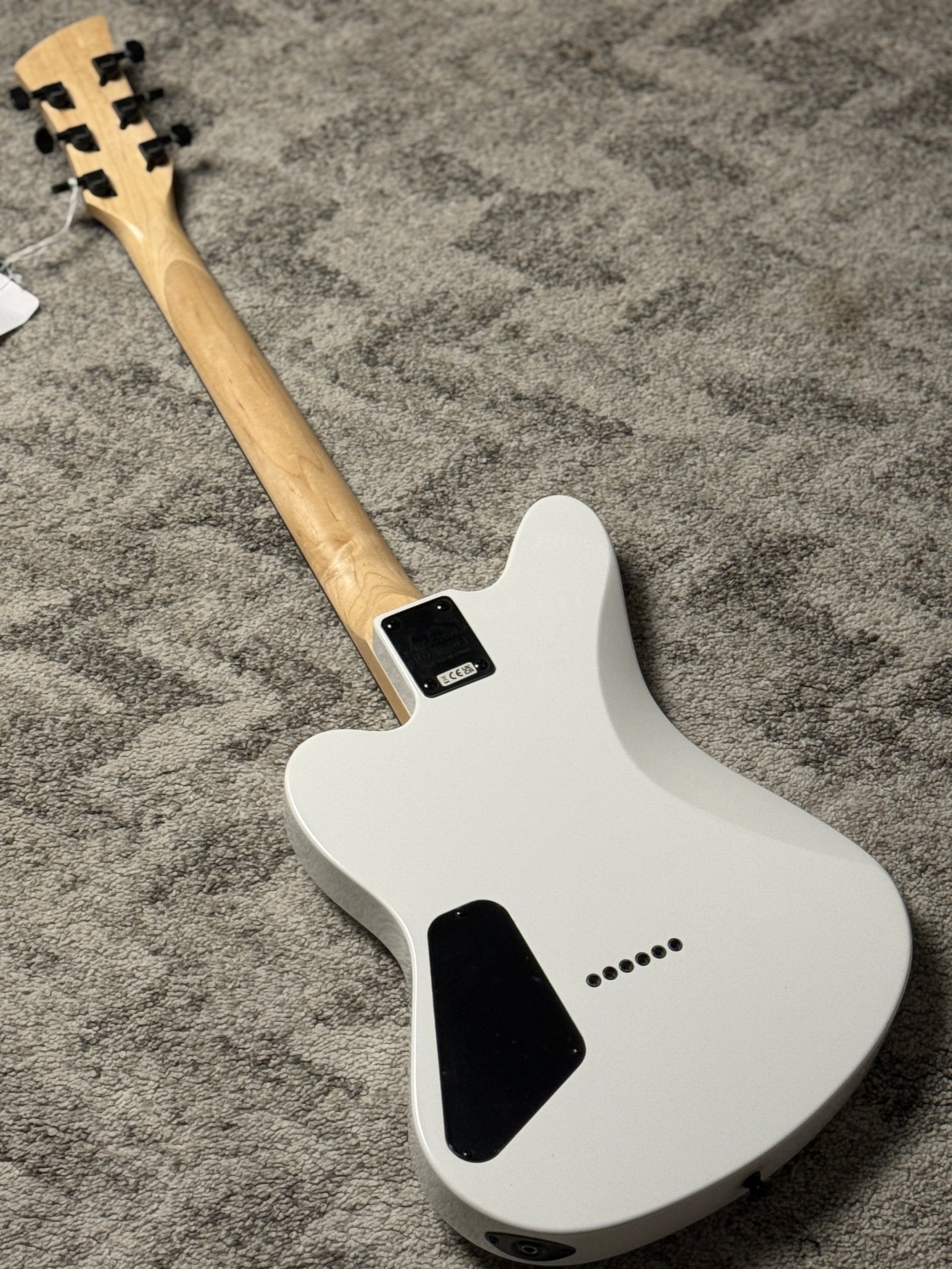 Jackson JS Series Surfcaster JS22 HT in Snow White – nafiriguitar.com