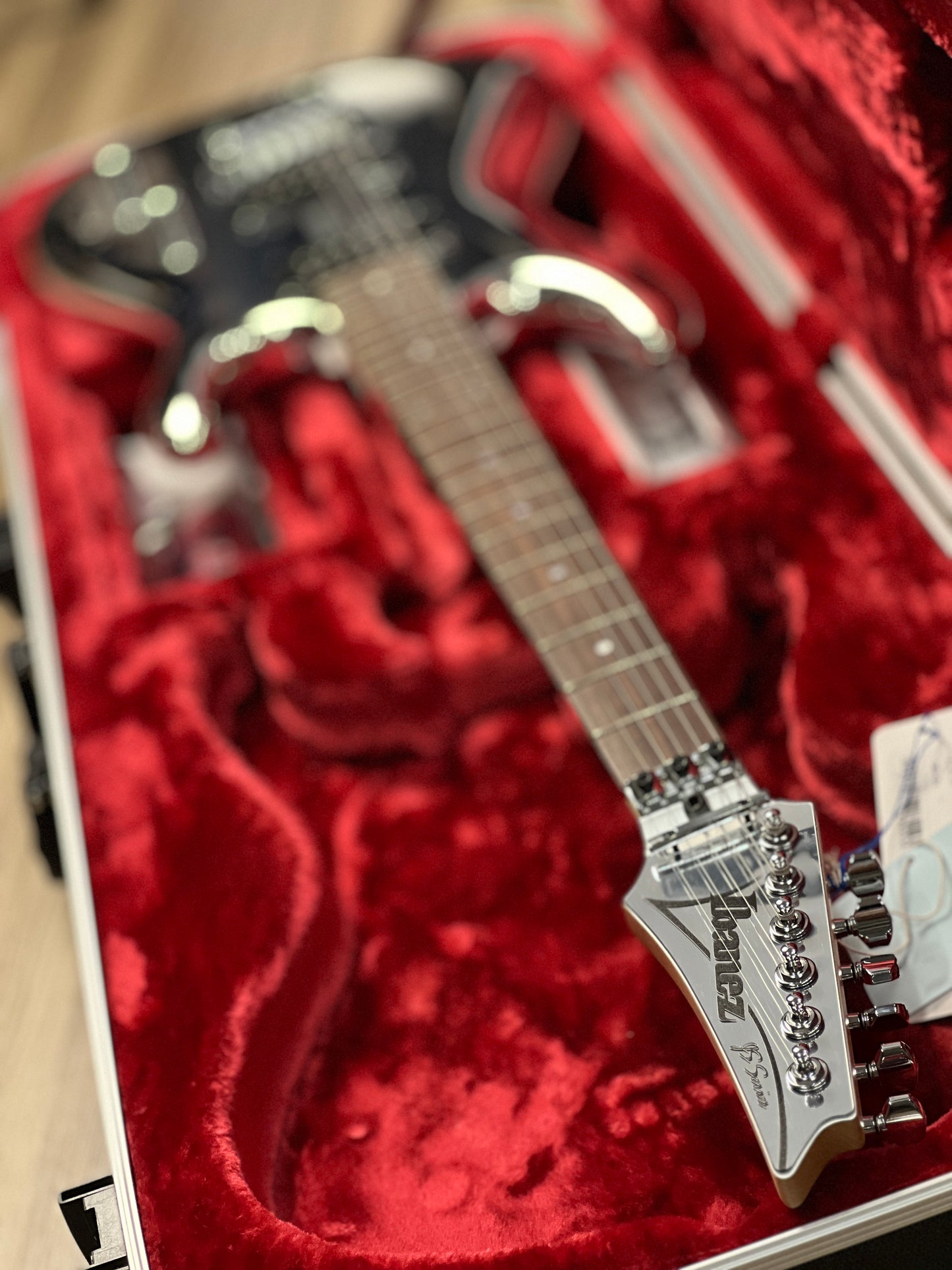 Ibanez JS3CR Joe Satriani Signature w/Case In Chrome Boy F2333534