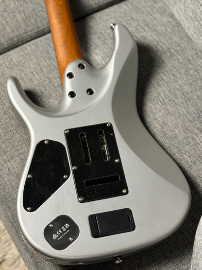 กีตาร์ไฟฟ้า Ibanez TOD10 Tim Henson Signature สีเงินคลาสสิก