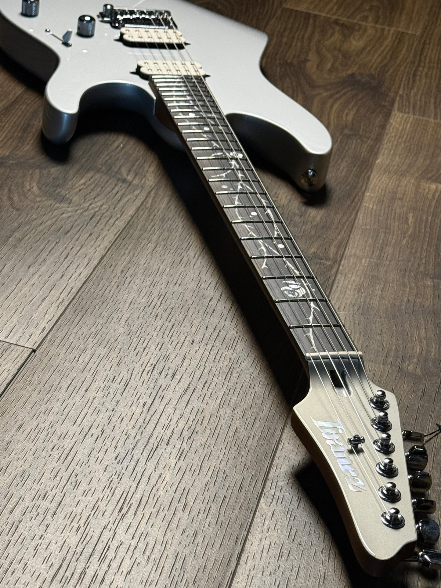 Ibanez TOD10 Tim Henson Signature Electric Guitar in Classic Silver I260601172 (USED)