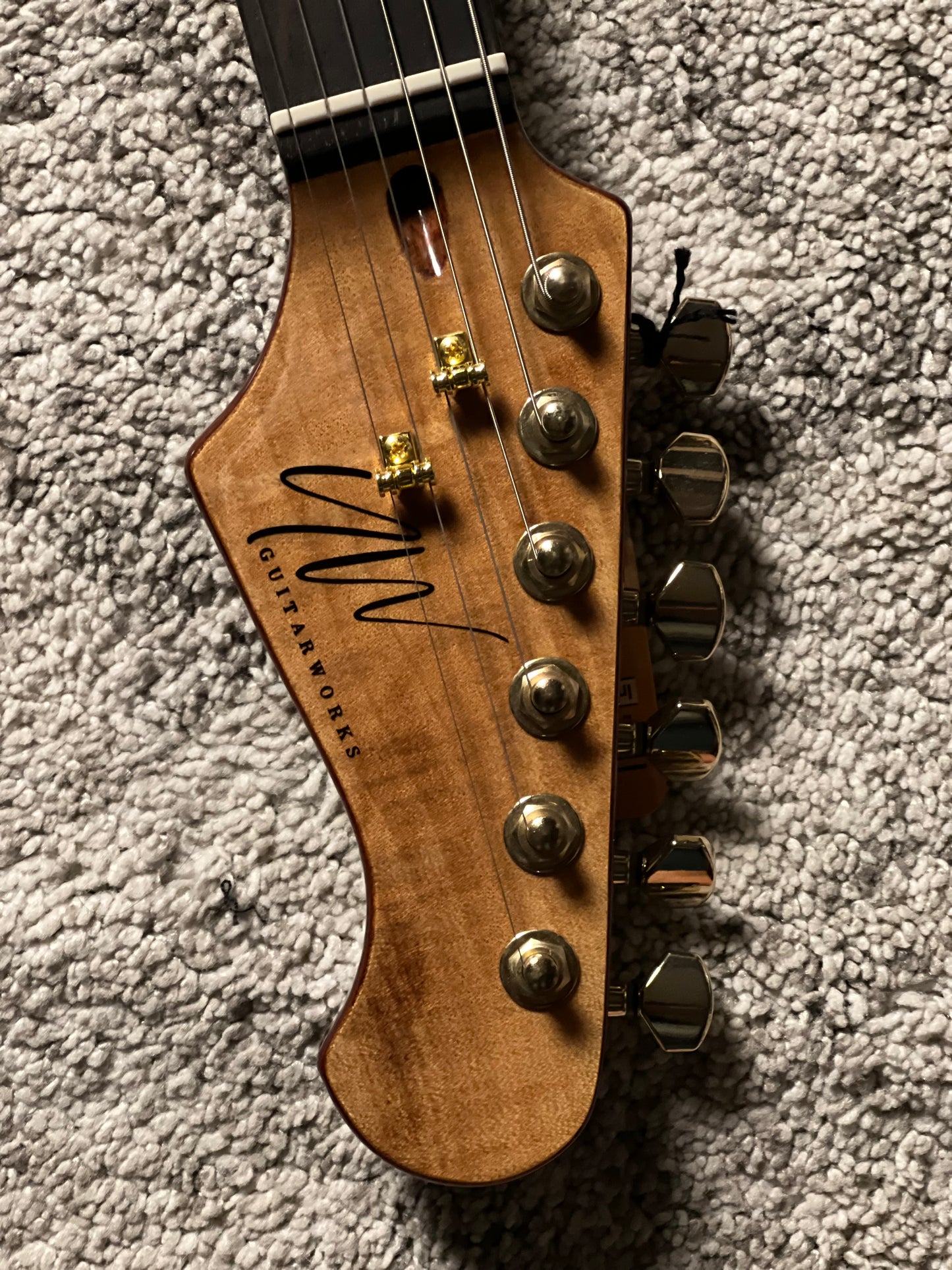 UW GuitarWorks Jazz Pop ST in Whiskey brown