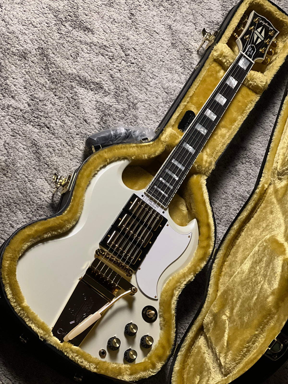 Epiphone 1963 Les Paul SG Custom With Maestro Vibrola in Classic White 26031520675