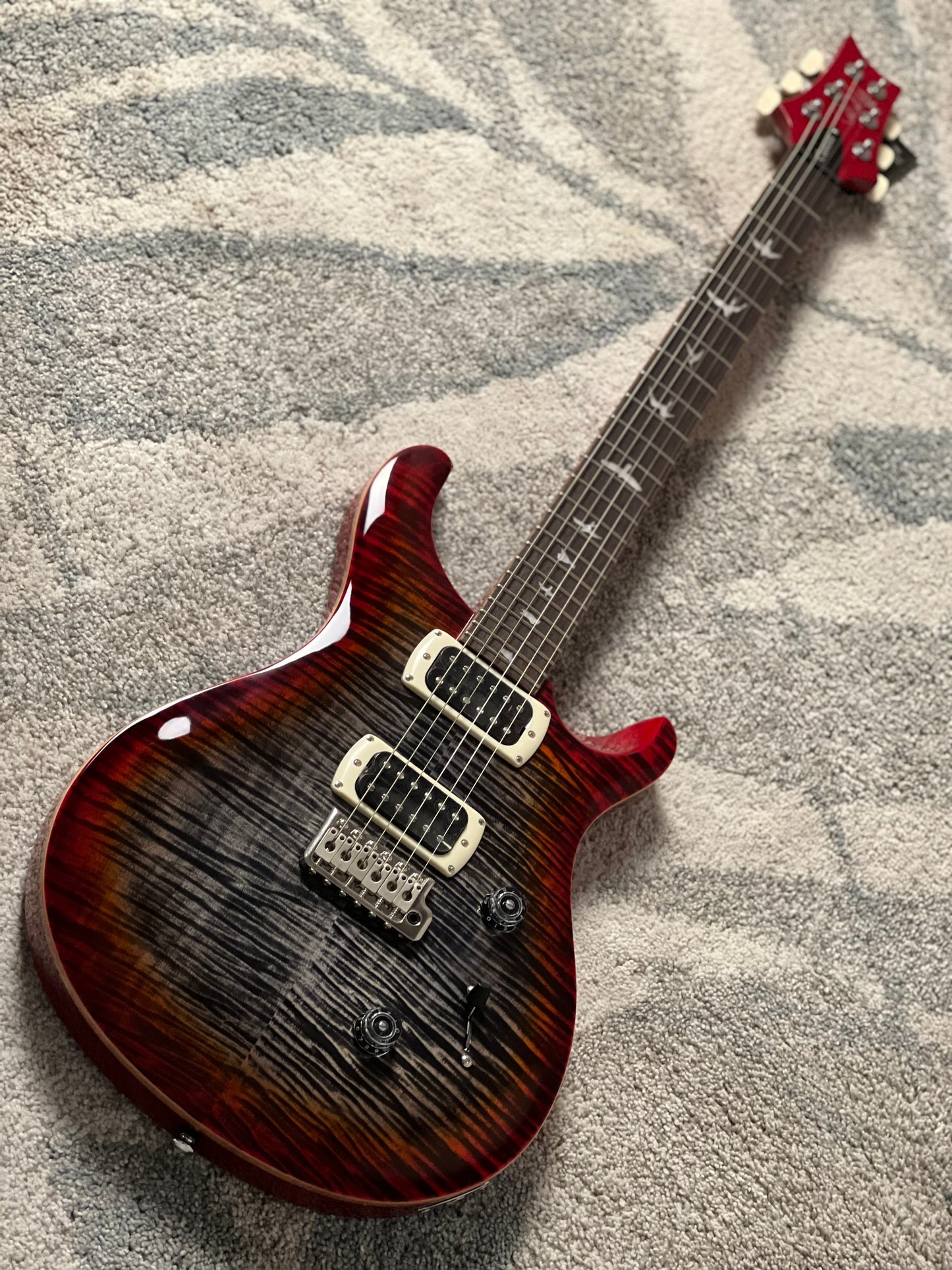 PRS SE Custom 24 Flame in Charcoal Cherry Burst