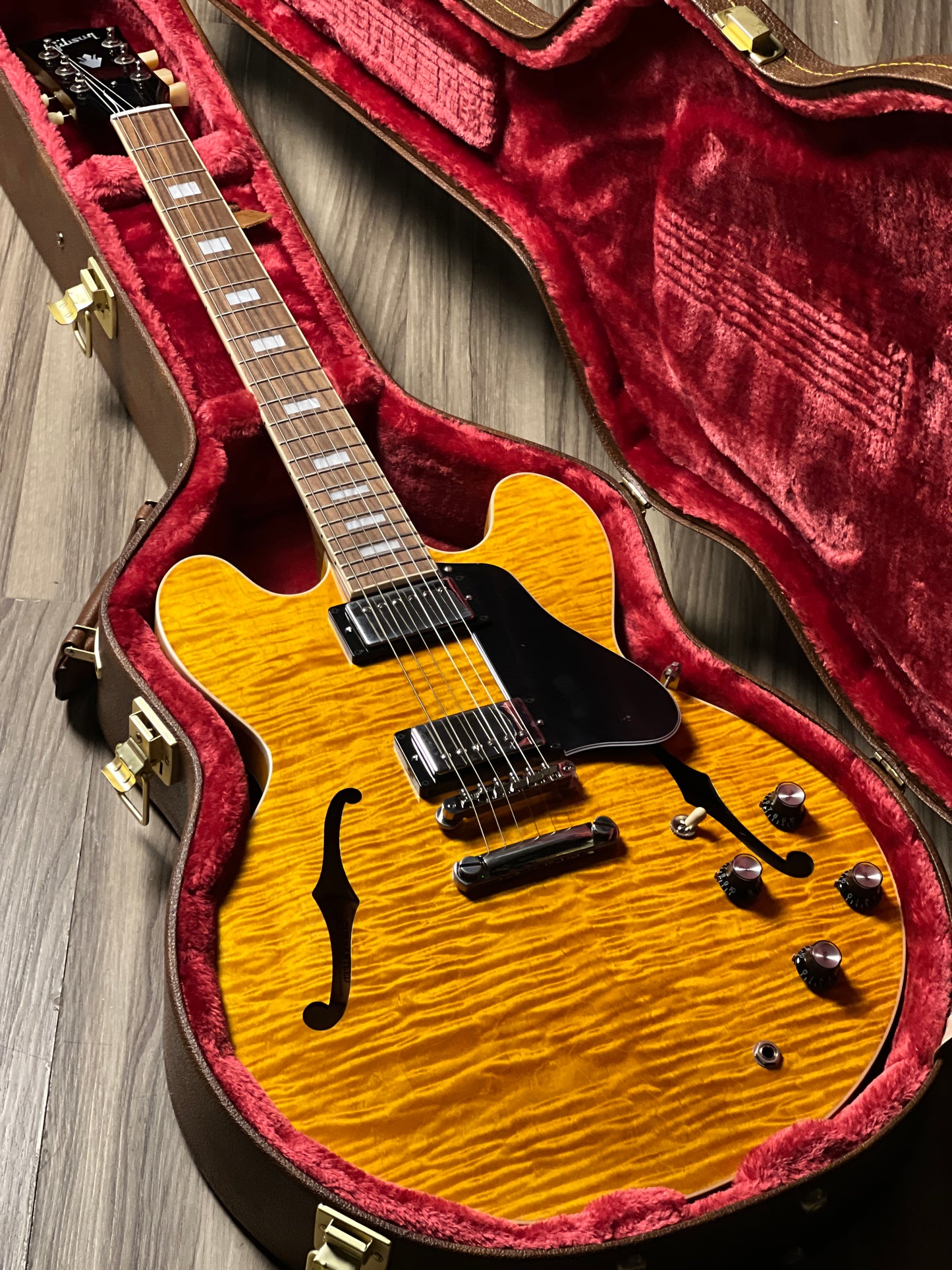 Gibson ES-335 Figured in Honey Amber w/Case 230340039