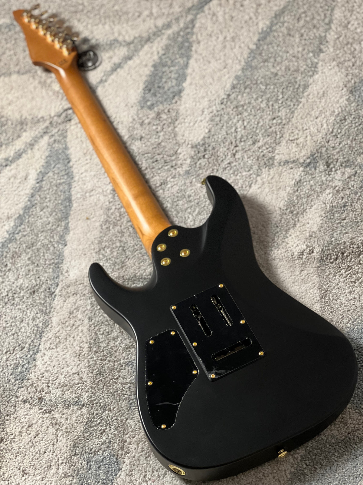 Soloking MS-1 Custom 24 HH FR Flat Top in Satin Black Limited Edition