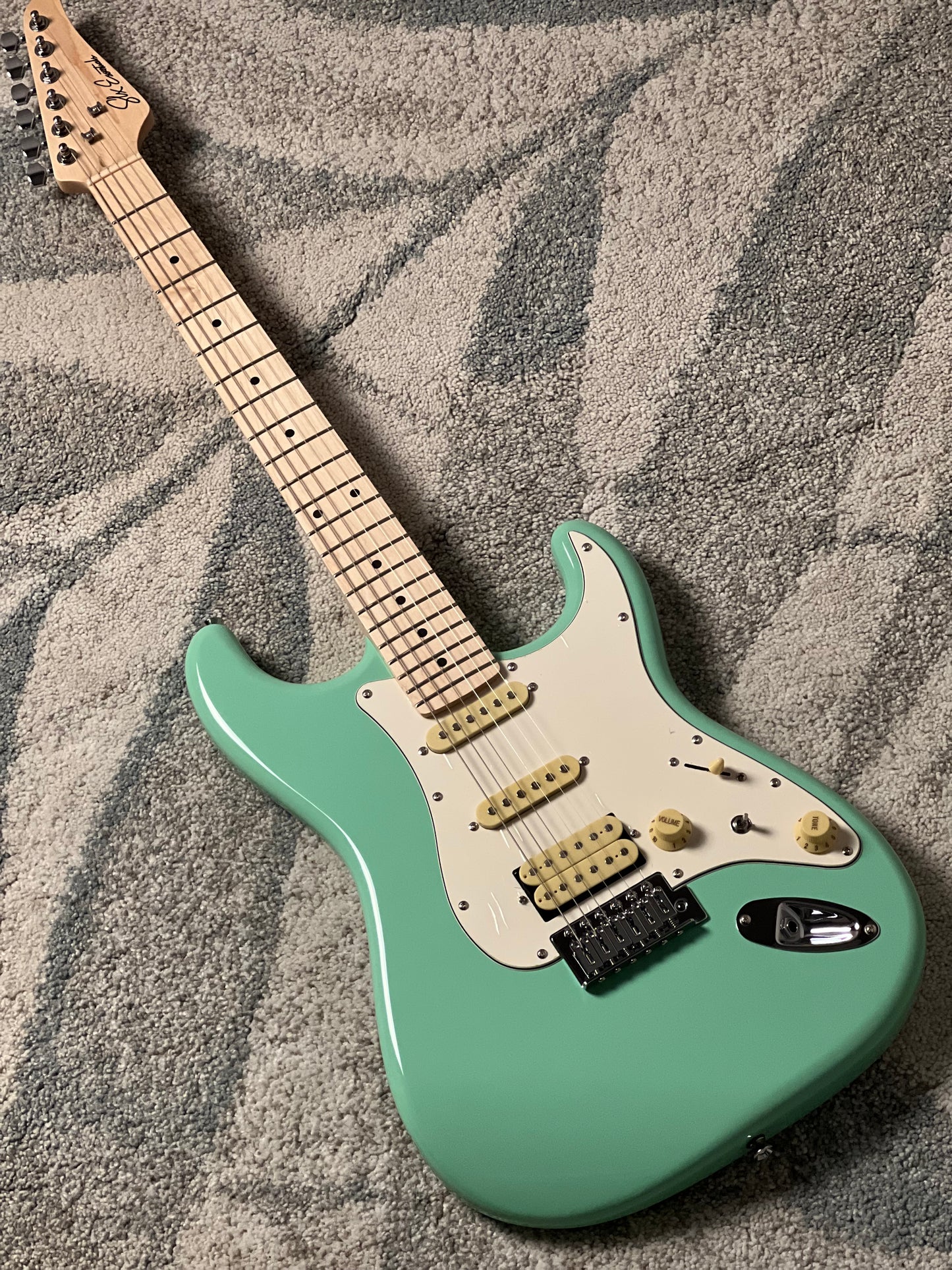 SLX Hawk Classic Essentials 22 HSS with Maple FB in Surf Green