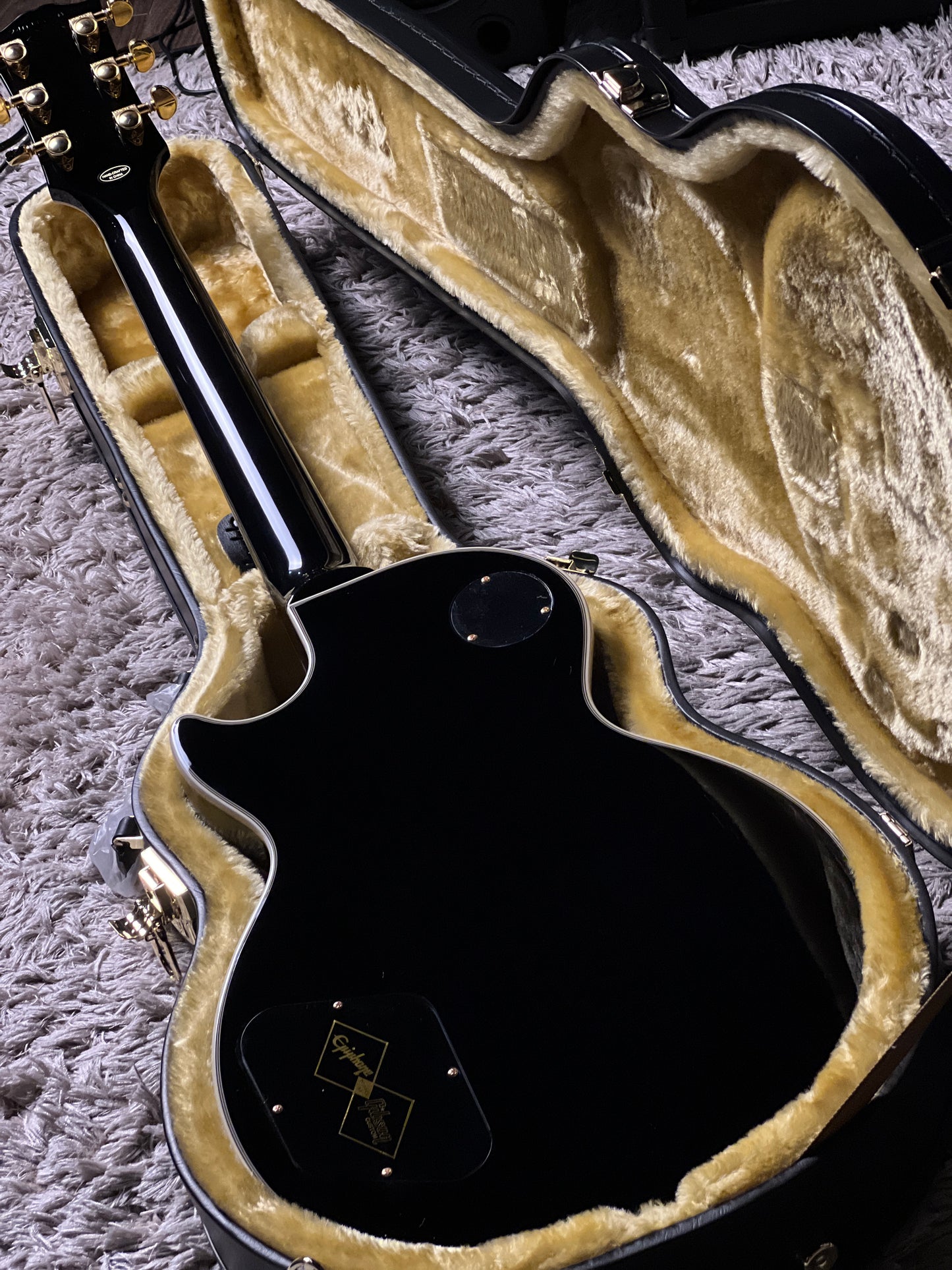 Epiphone Les Paul Custom In Ebony (inspired by Gibson Custom)