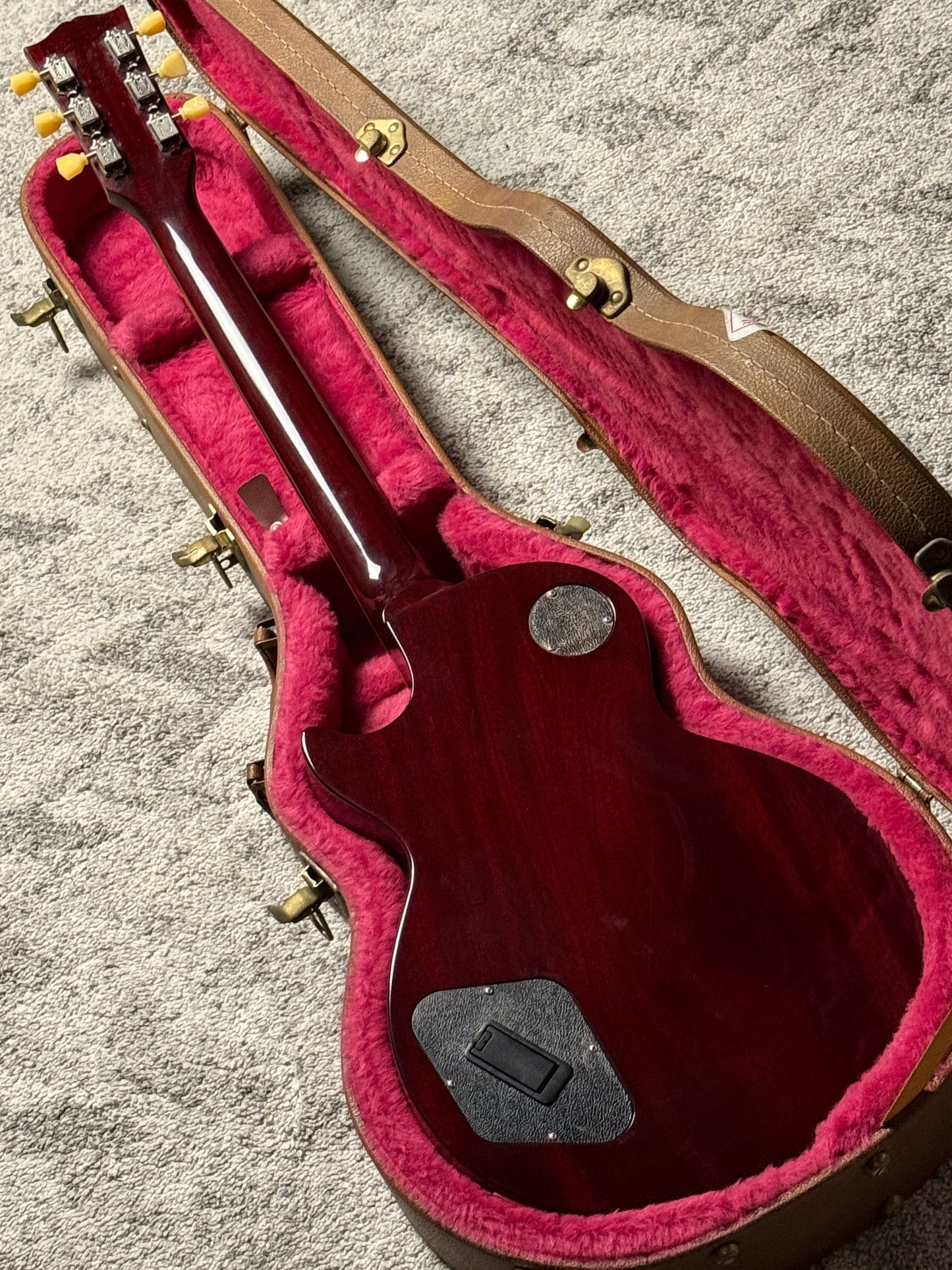 Gibson Les Paul Classic 120th Anniversary 2014 in Heritage Cherry Sunburst 140085128 (USED)