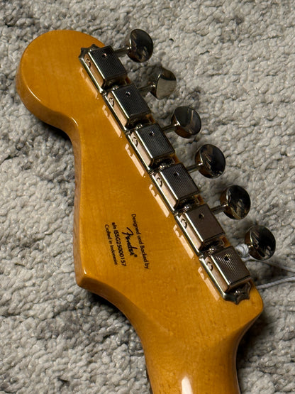 Squier FSR Classic Vibe 60s Stratocaster HSS with Laurel FB in Olive Metallic