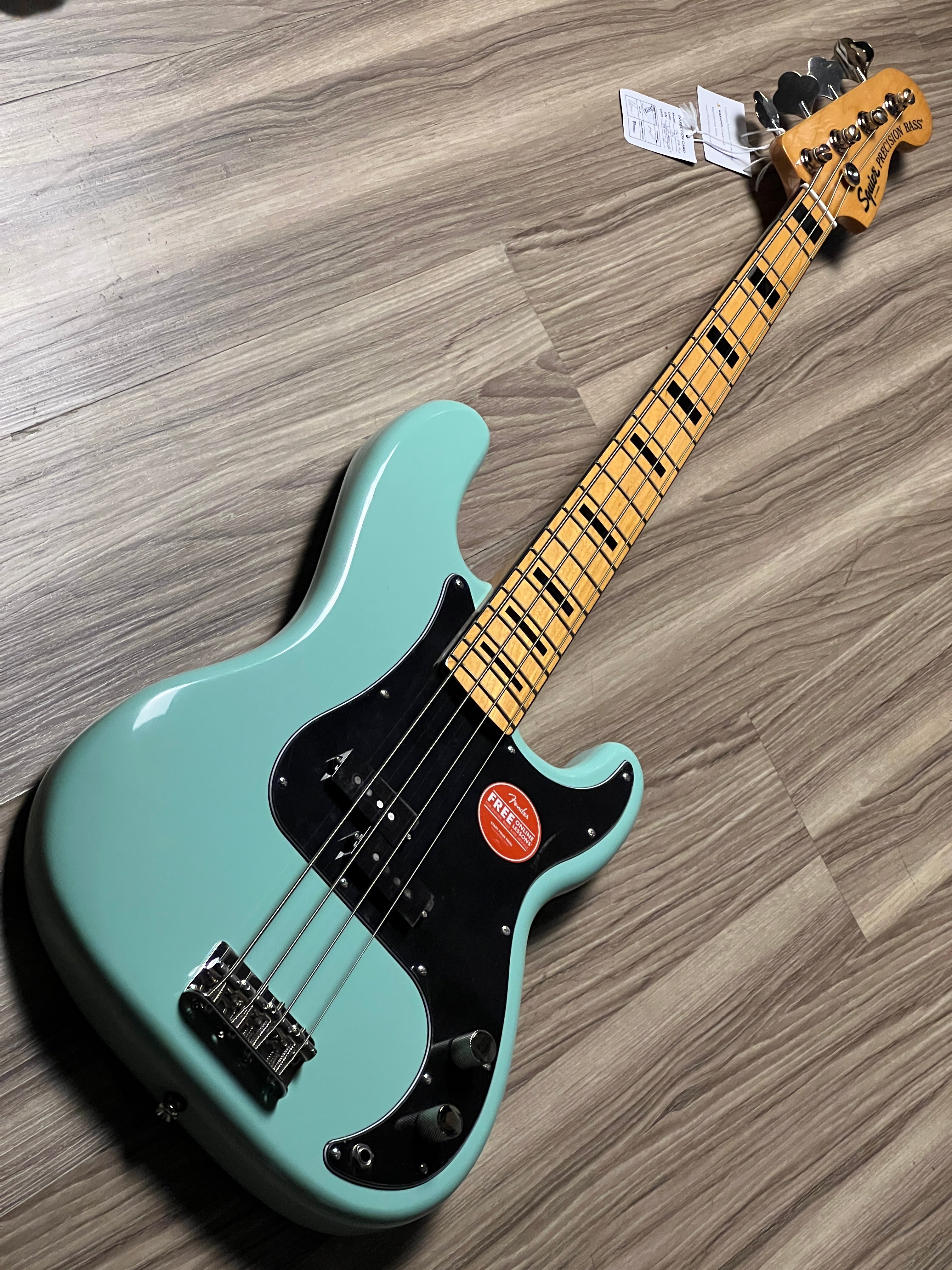 Squier FSR Classic Vibe 70s Precision Bass with Maple FB in Surf