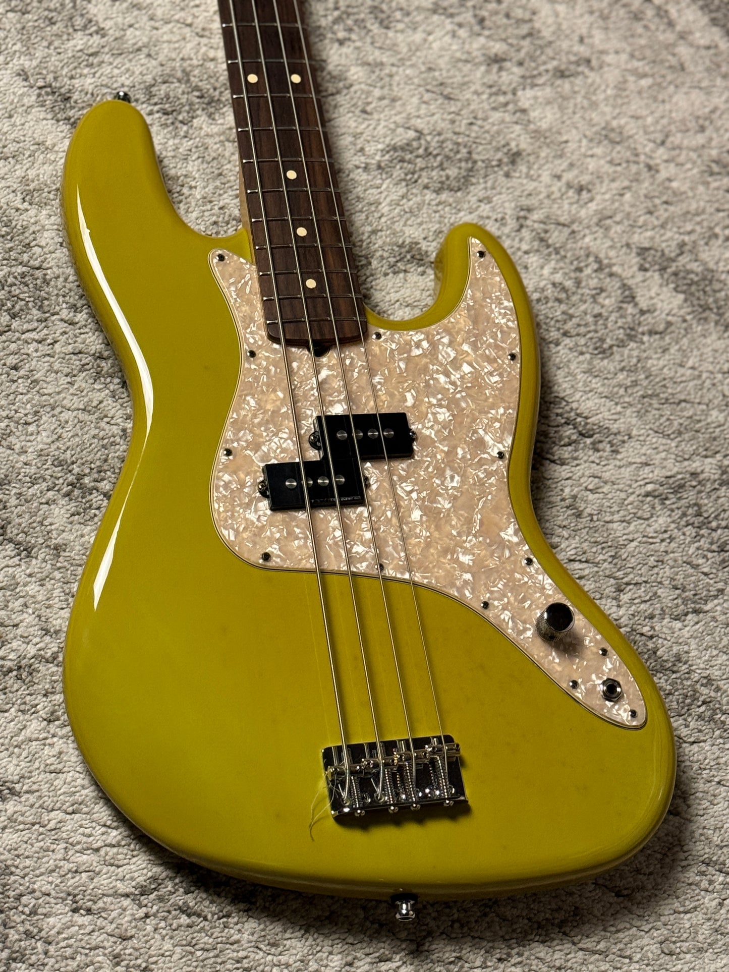 Fender Mark Hoppus Signature Bass in Surf Green MX11090429 (USED)