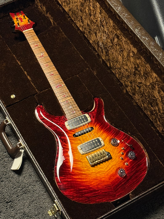 PRS Private Stock Modern Eagle V Piezo in Dragon's Breath Glow 327530
