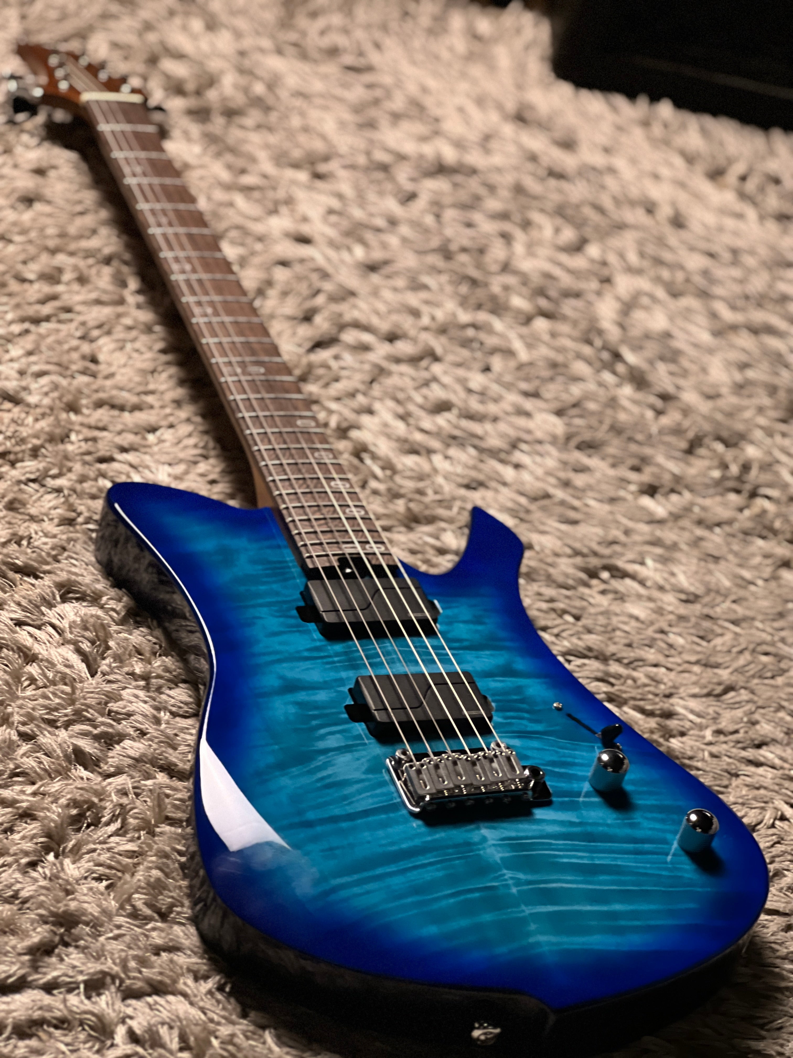 Soloking EM-6T FMN with Roasted Flame Maple Neck and Fishman