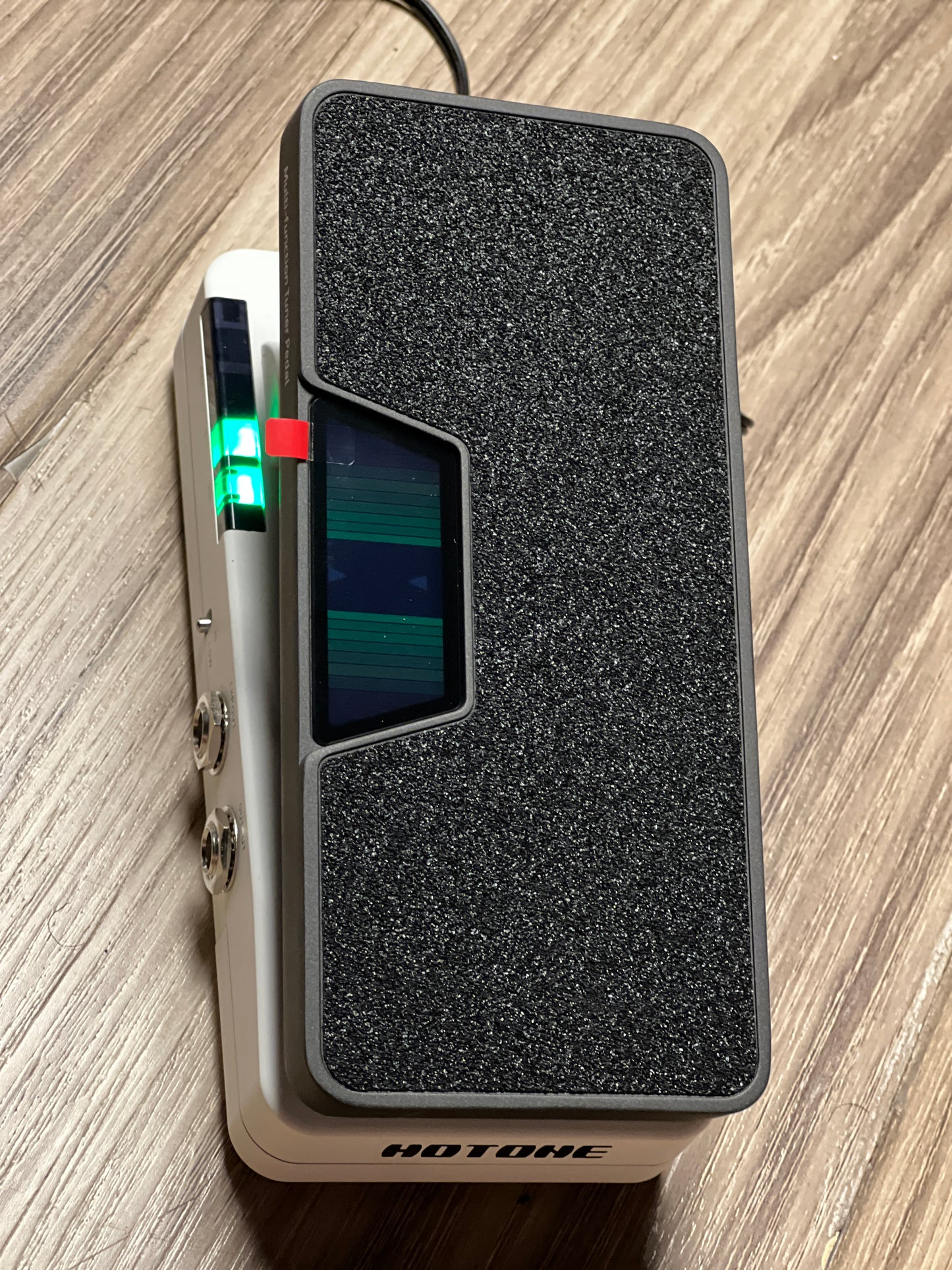 Hotone SP-30T Tuner Press Passive Volume/Expression Effects Pedal with Tuner