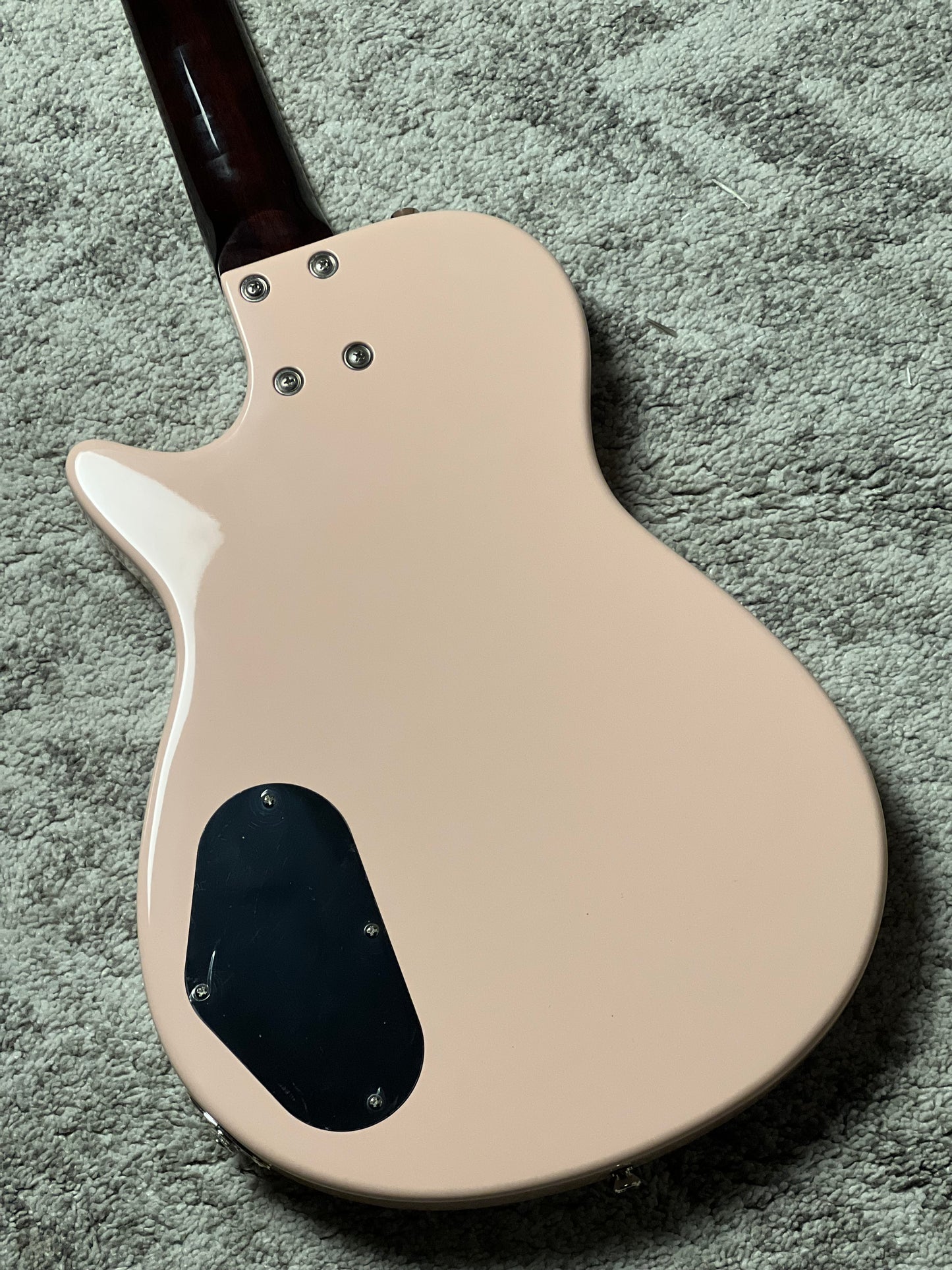 Gretsch Streamliner Jet Club Bass Single-Cut with Laurel FB in Shell Pink