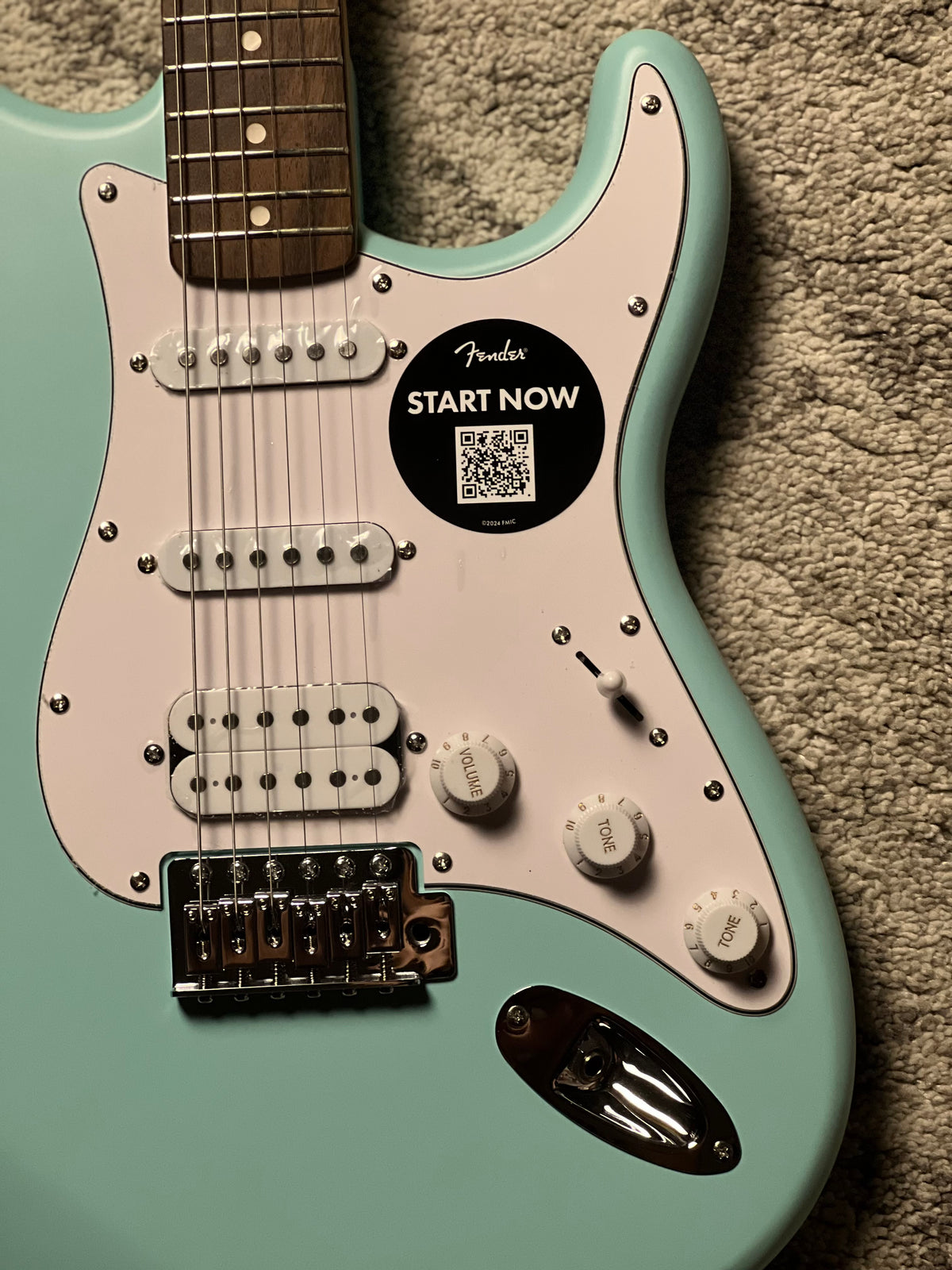 Squier Debut Series Stratocaster HSS with Laurel FB in Daphne Blue
