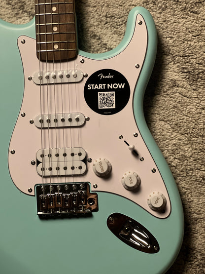 Squier Debut Series Stratocaster HSS with Laurel FB in Daphne Blue
