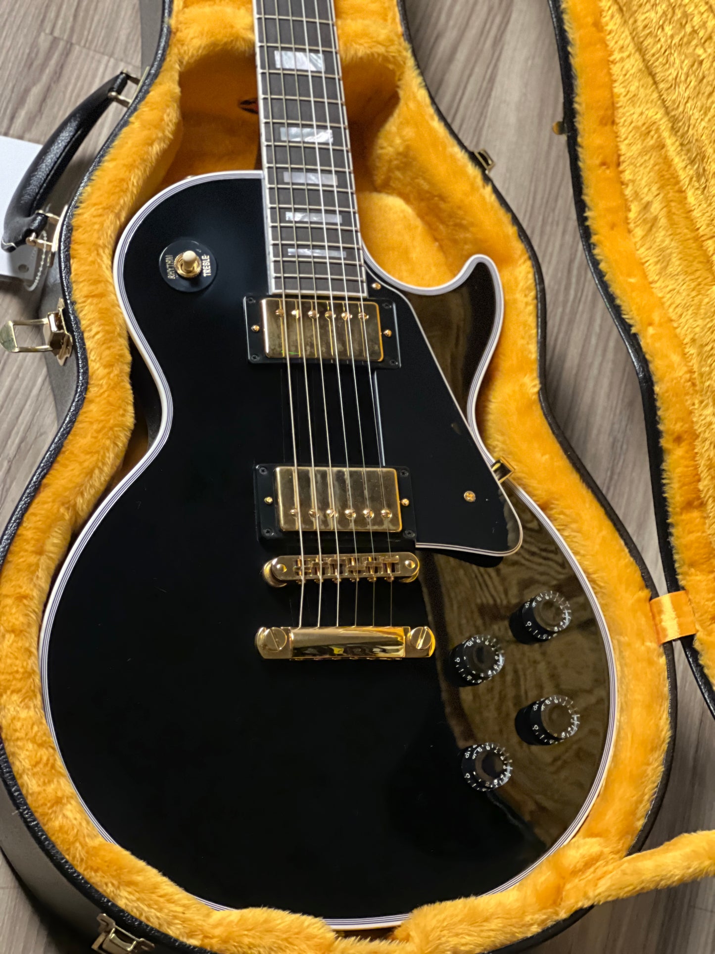 Gibson Les Paul Custom Ebony Fingerboard Gloss in Ebony w/ Case CS 404473