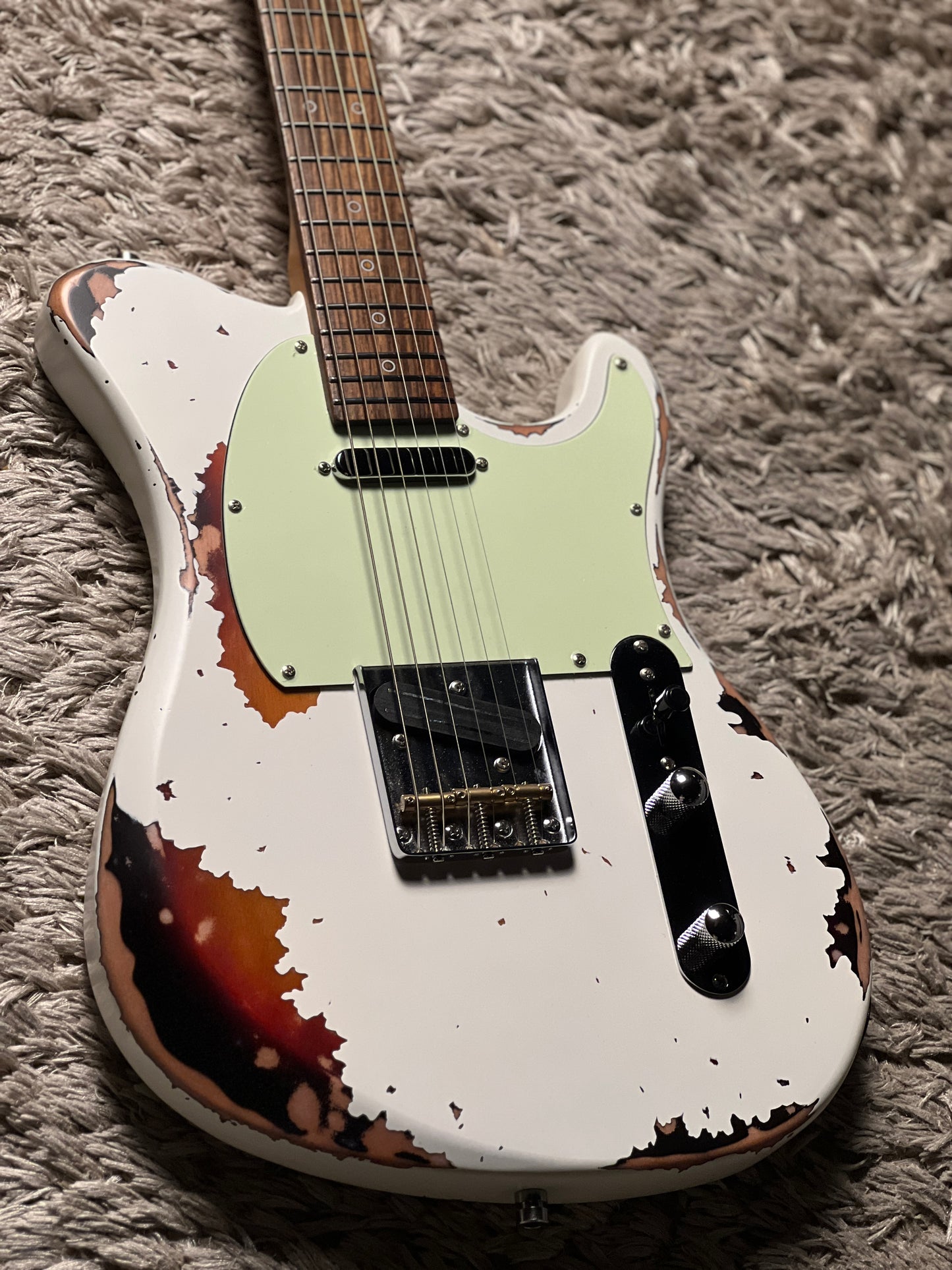 Dhatarattha Performance DTL in White Over Sunburst with RW FB and Nitrocellulose Lacquer