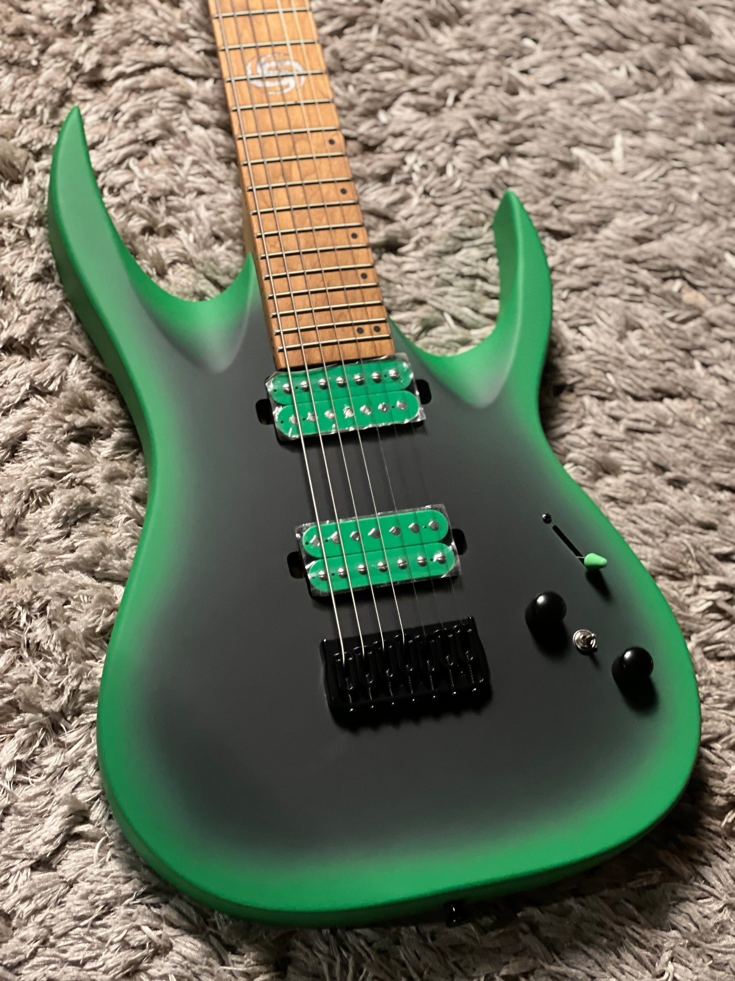 SQOE SEIB7S 7 String in Satin Neon Green