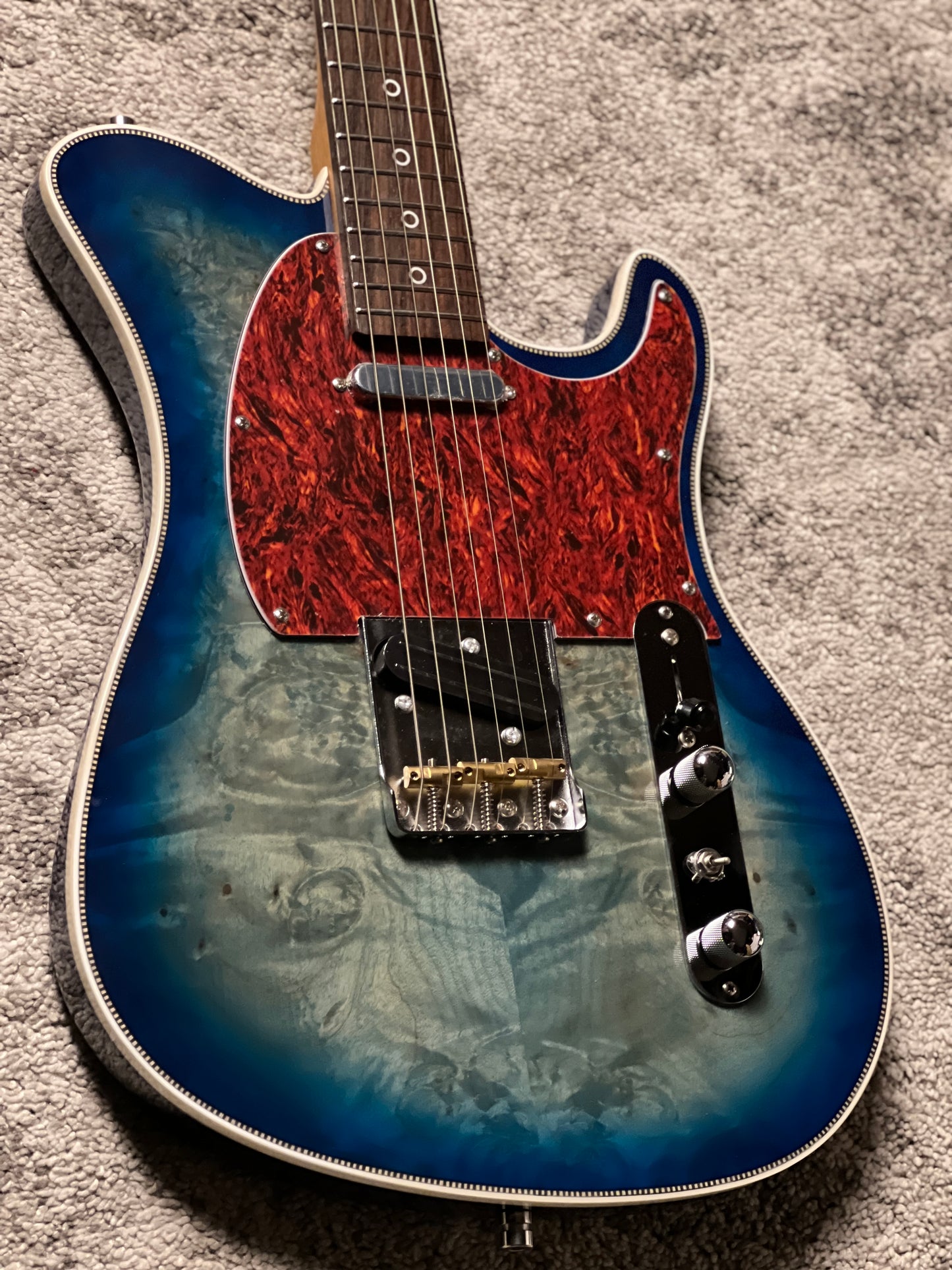 Dhatarattha Custom DTL Burl in Transparent Blue Burst with Rosewood FB