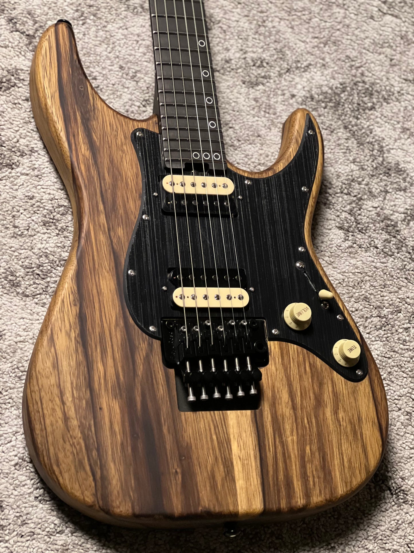 Schecter Sun Valley Super Shredder Exotic in Black Limba W26010860