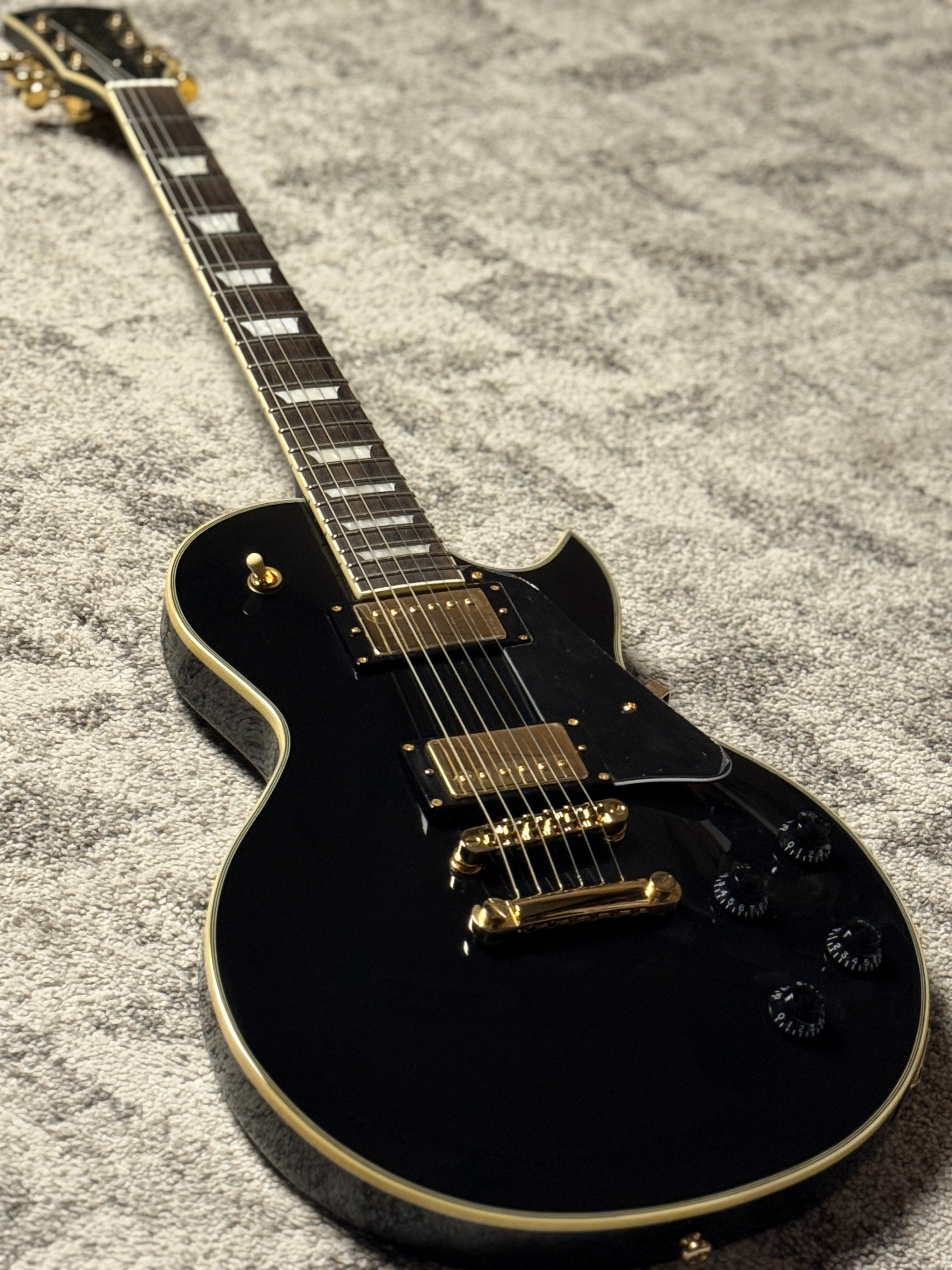 Sire Larry Carlton L7 in Black – nafiriguitar.com