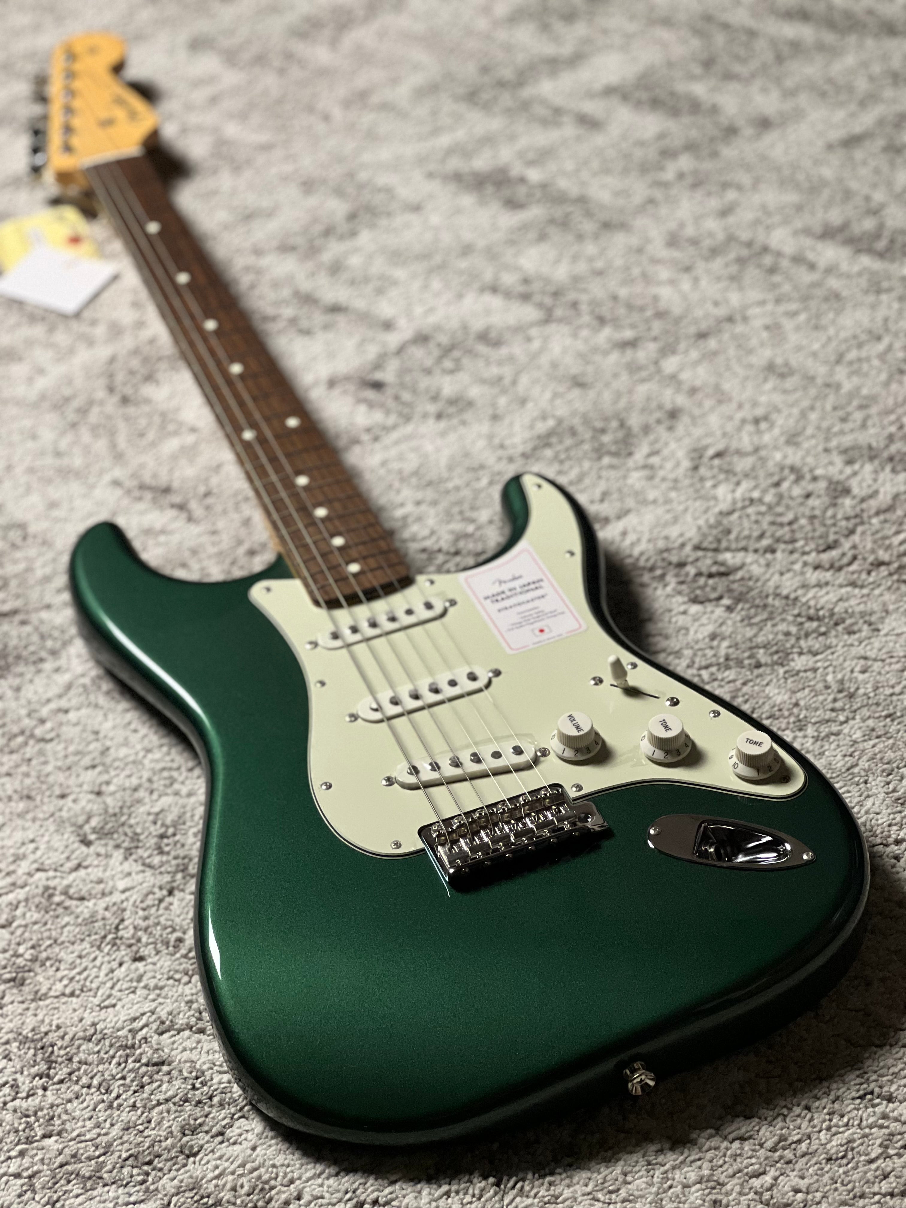 Fender Japan Stratocaster グリーン Fender Japan Traditional II 60s Stratocaster with RW FB in Aged