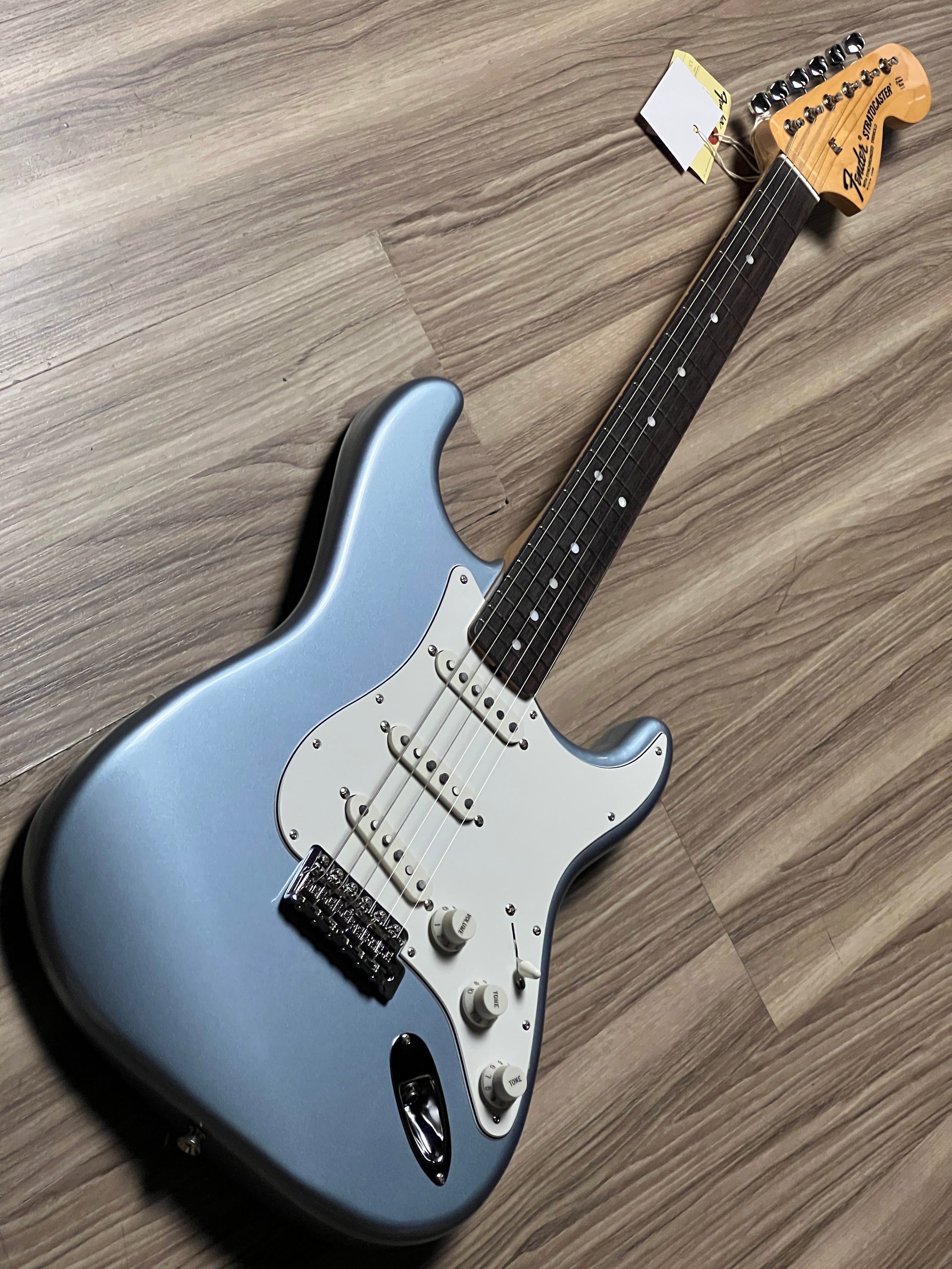 Fender FSR MIJ Traditional Late 60s Stratocaster with RW FB in Ice
