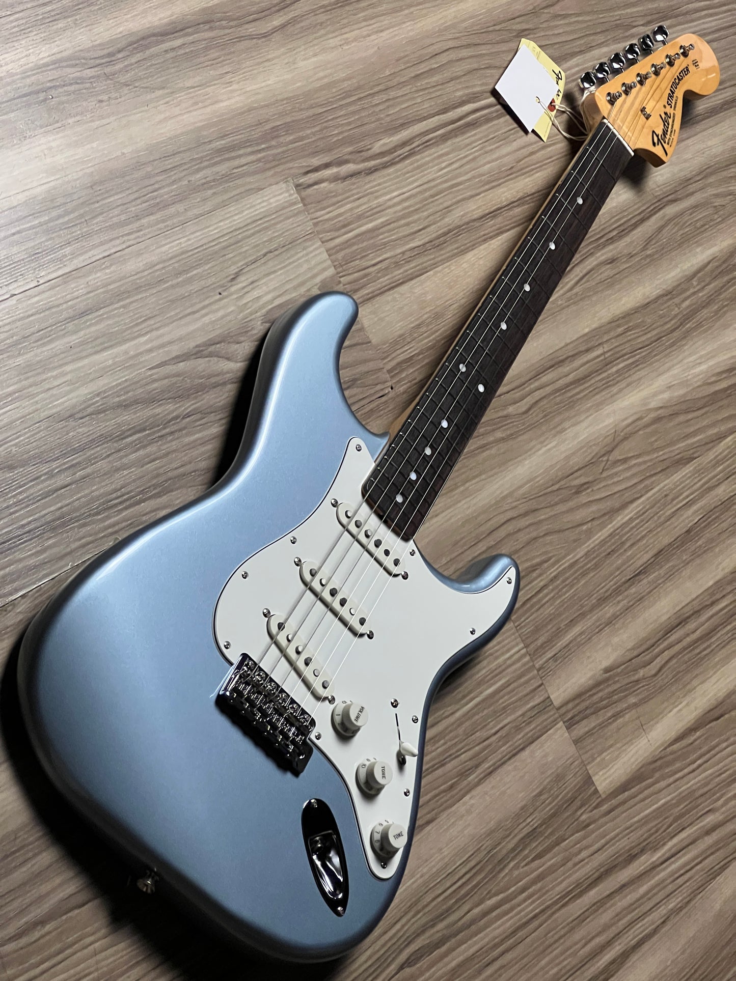 Fender FSR MIJ Traditional Late 60s Stratocaster with RW FB in Ice Blue Metallic JD24014301