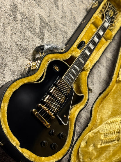 Epiphone Inspired by Gibson Custom 1957 Les Paul Custom Reissue in Ebony