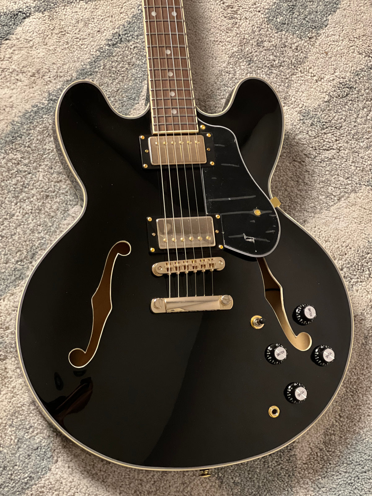 Soloking SH-335 Heritage in Ebony Black with Gold Hardware