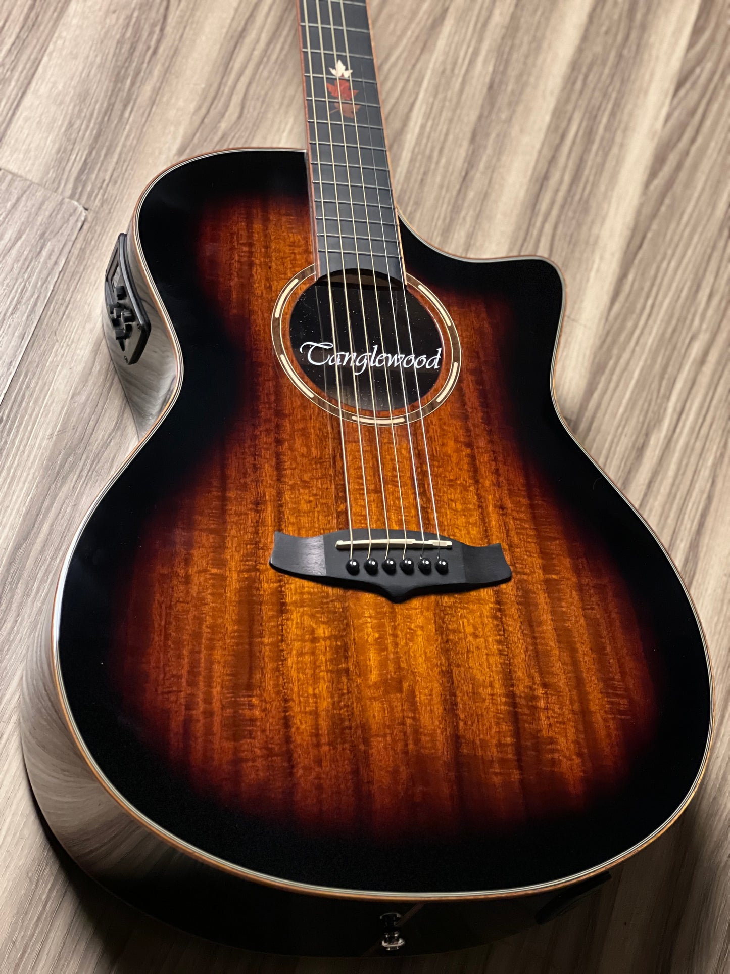 Tanglewood TWX6 CEK Winterleaf Exotic Ventian Cutway in Autumn Burst Gloss