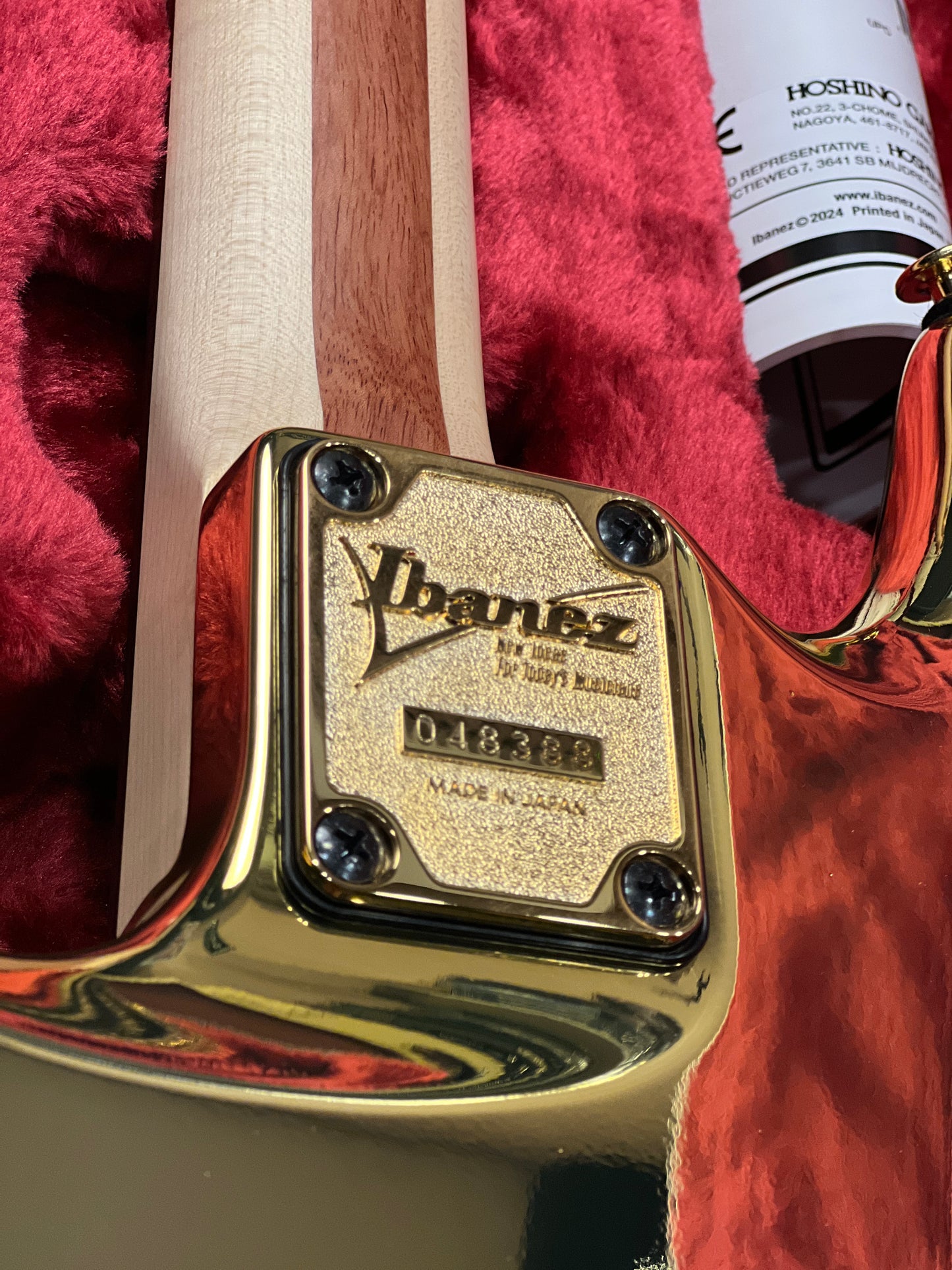 Ibanez JS1GD Joe Satriani Signature in Gold Boy with Case Limited Edition F2507381