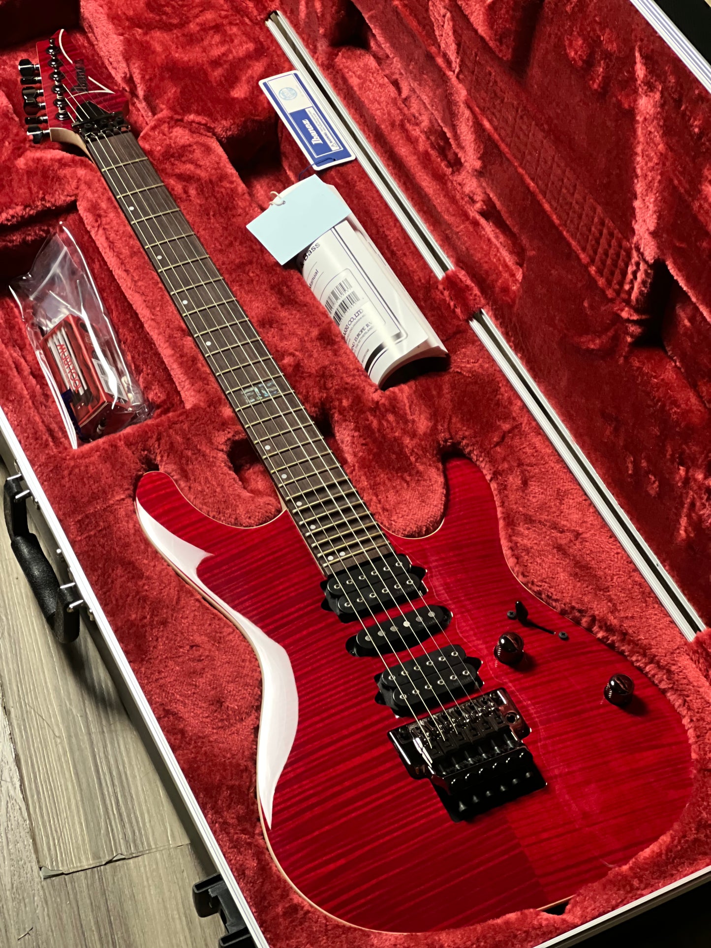 Ibanez KIKO100 Kiko Loureiro Signature in Transparent Ruby Red F2600386