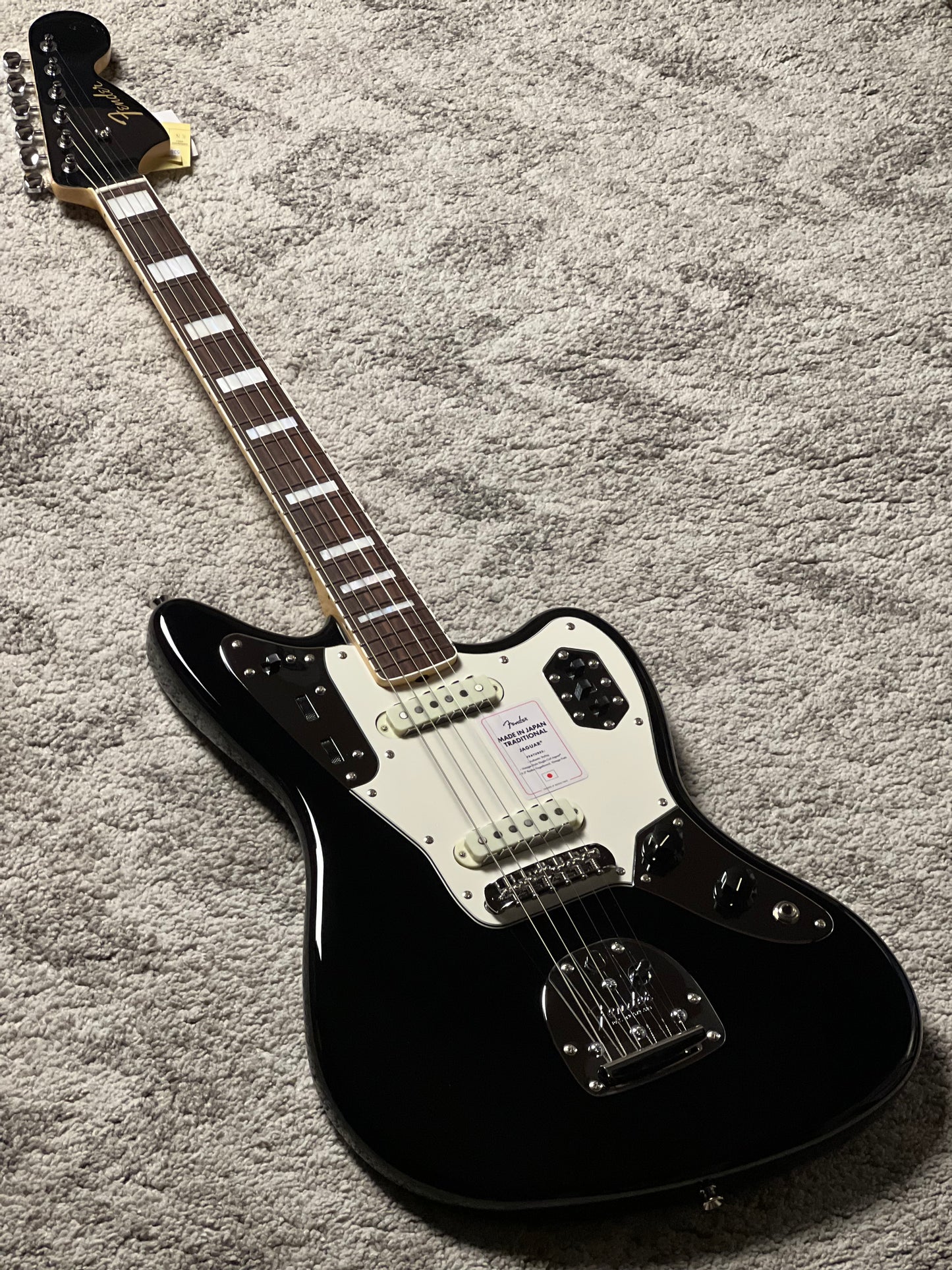 Fender Japan Traditional Late 60s Jaguar with RW FB in Black JD26005354