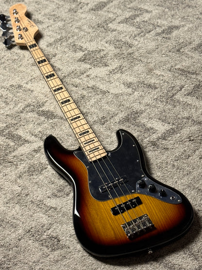 SLX Sparrow 70s Special Essentials with Maple FB in in 3-Tone Sunburst
