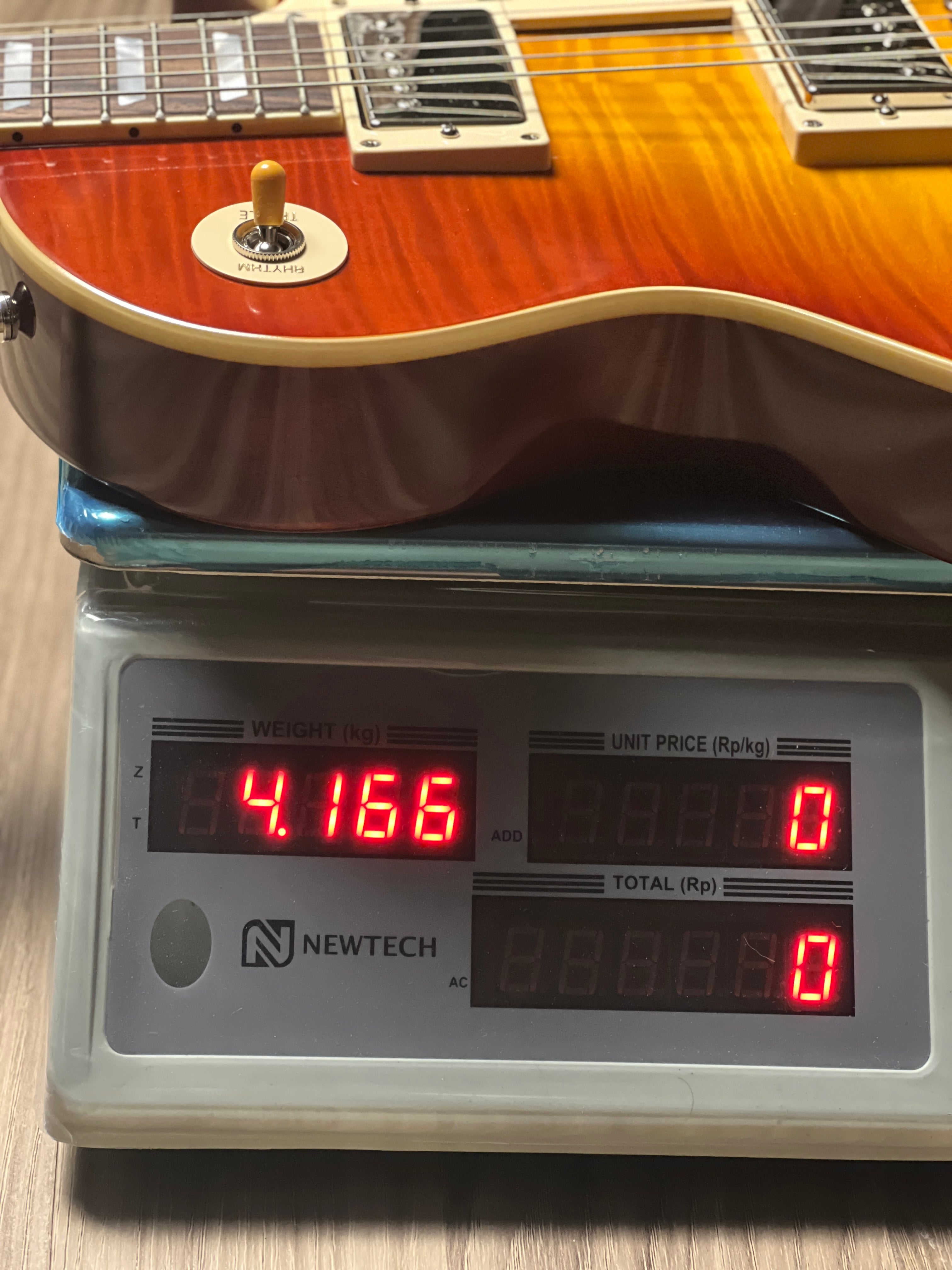 Epiphone 1960 Les Paul Standard Reissue in Washed Cherry Burst w