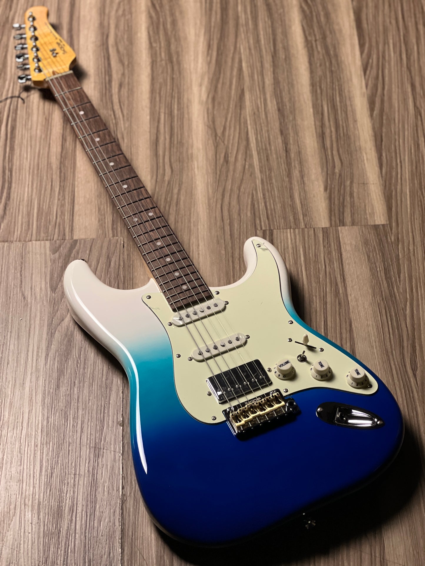 SQOE SEST1001 HSS Custom Shop Series in Belair Blue Limited Edition with Hardshell Case