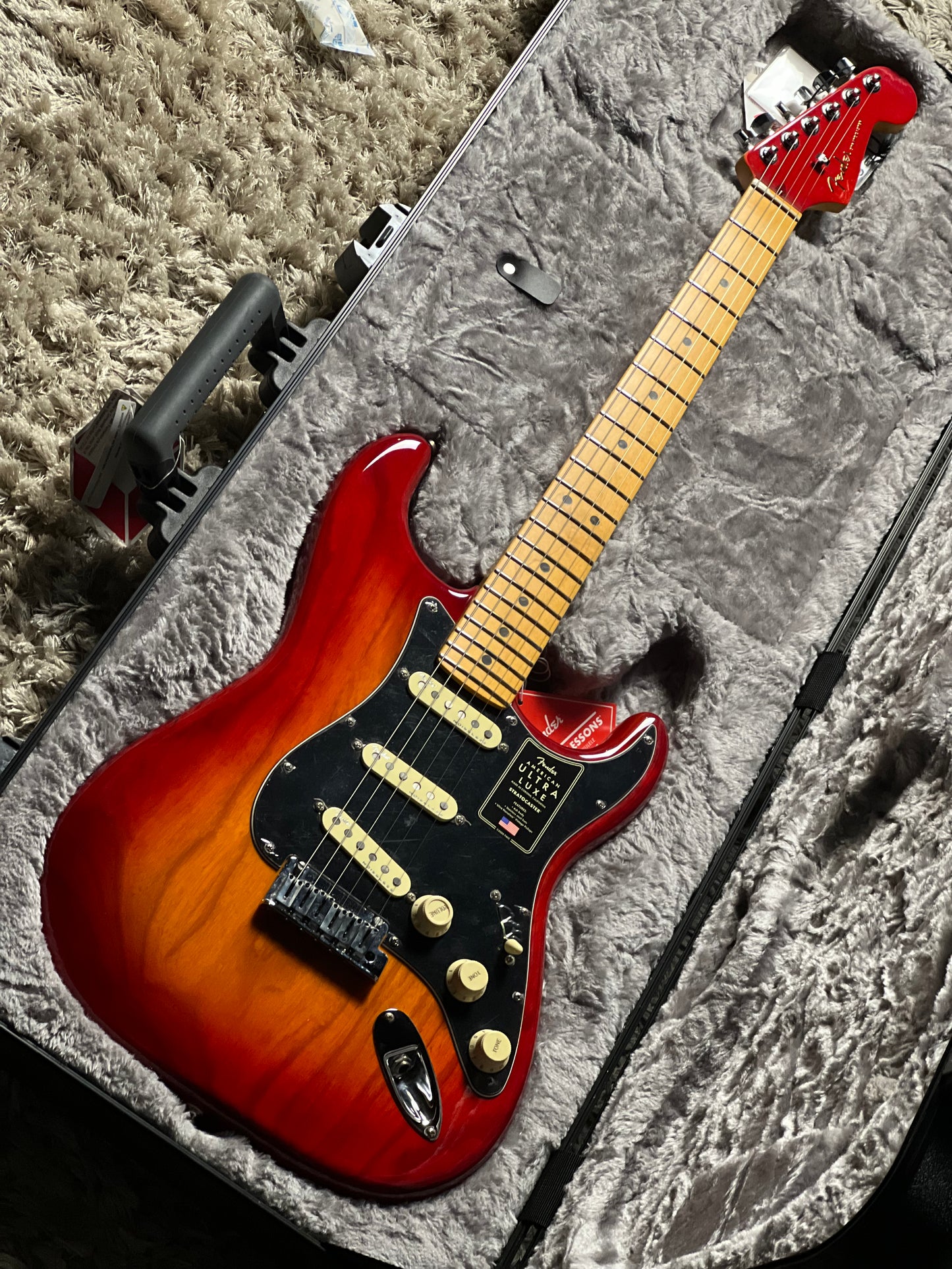 Fender American Ultra Luxe Stratocaster with Maple FB in Plasma Red Burst US210079410