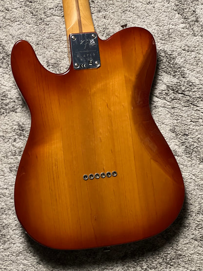 Fender Player Plus Nashville Telecaster with Pau Ferro FB in Sienna Sunburst